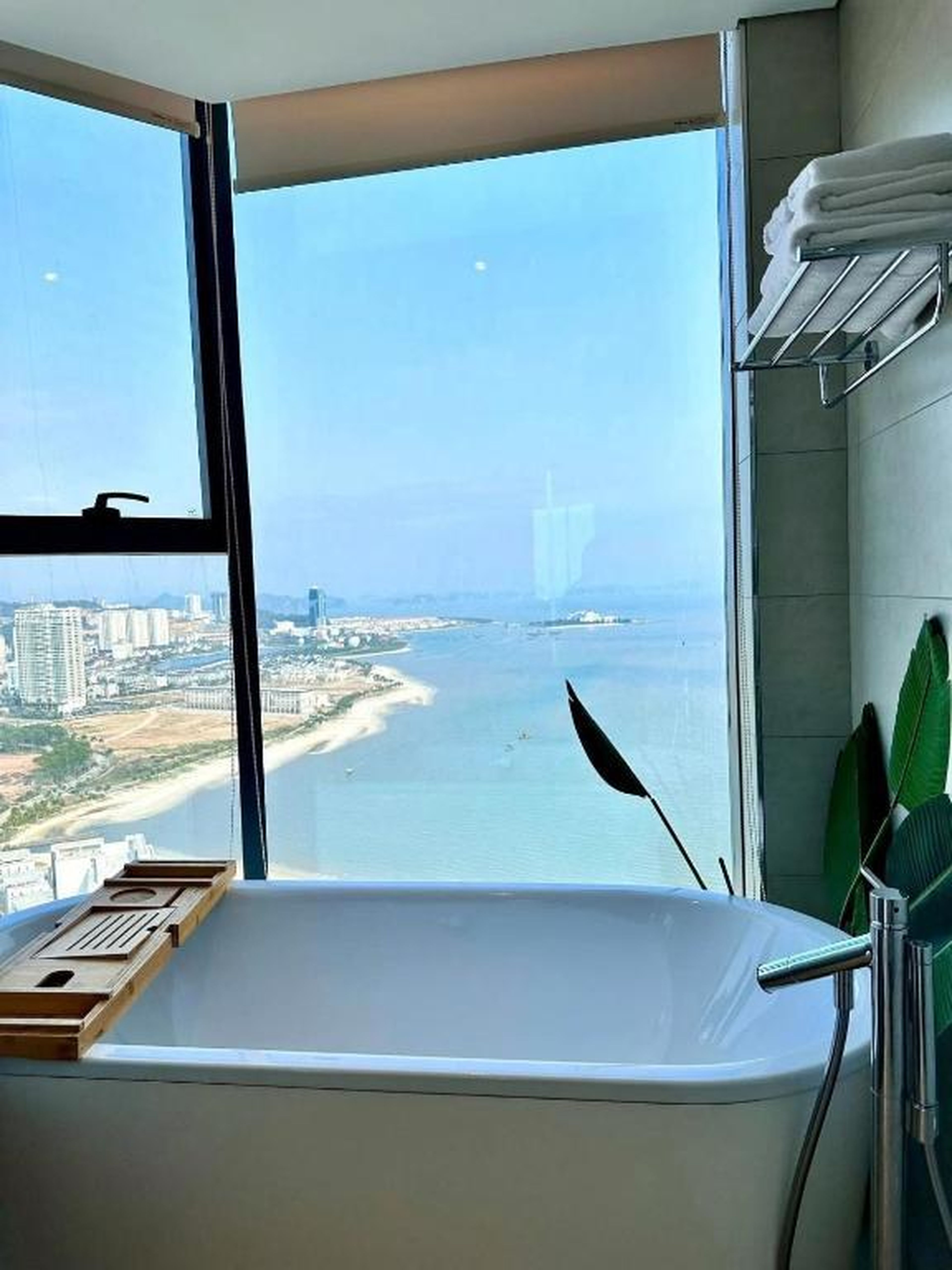 A La Carte Ha Long Paradise Bay - Hình 43