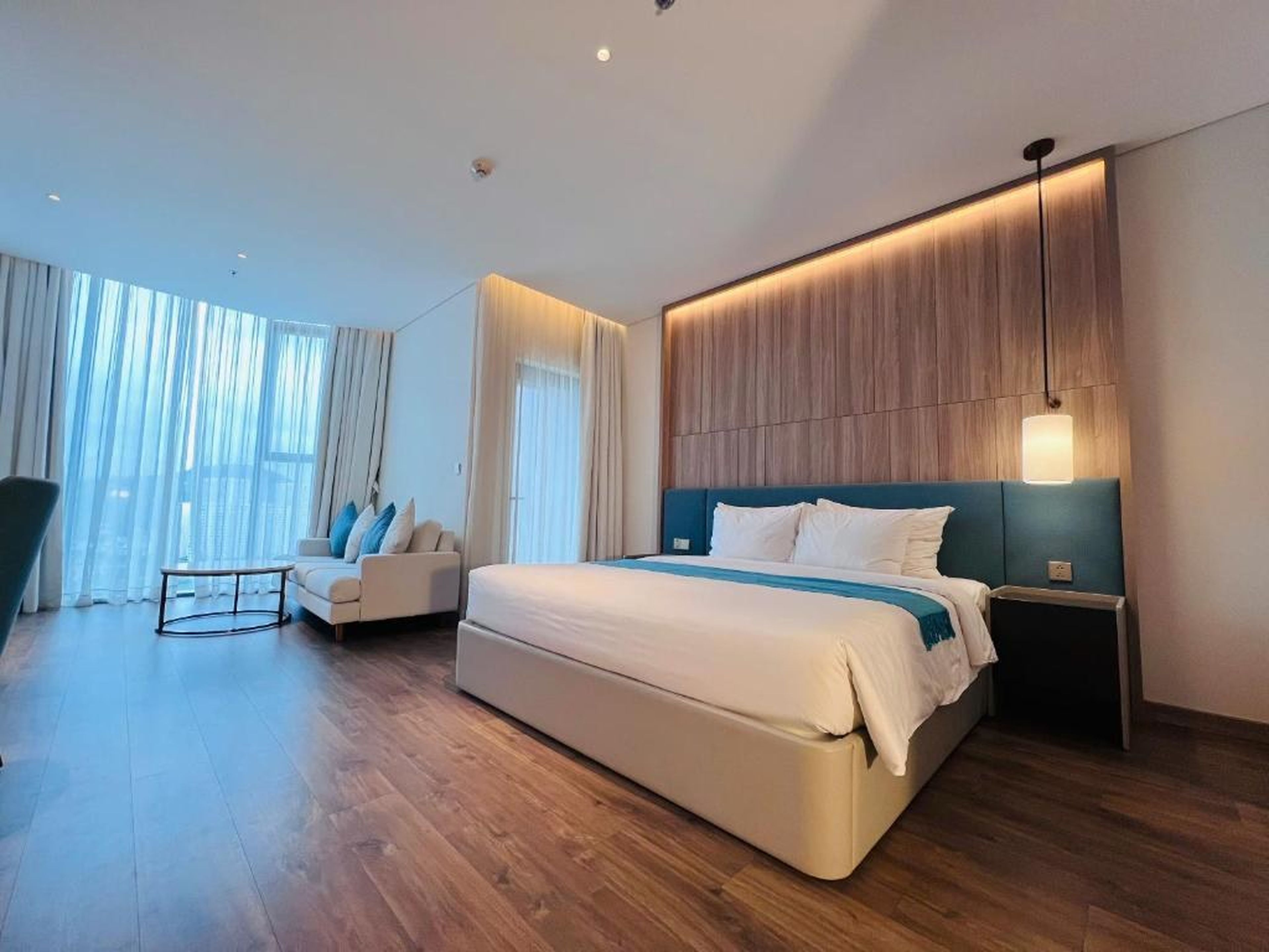 A La Carte Ha Long Apartments by Kevin & Anna - Hình 11