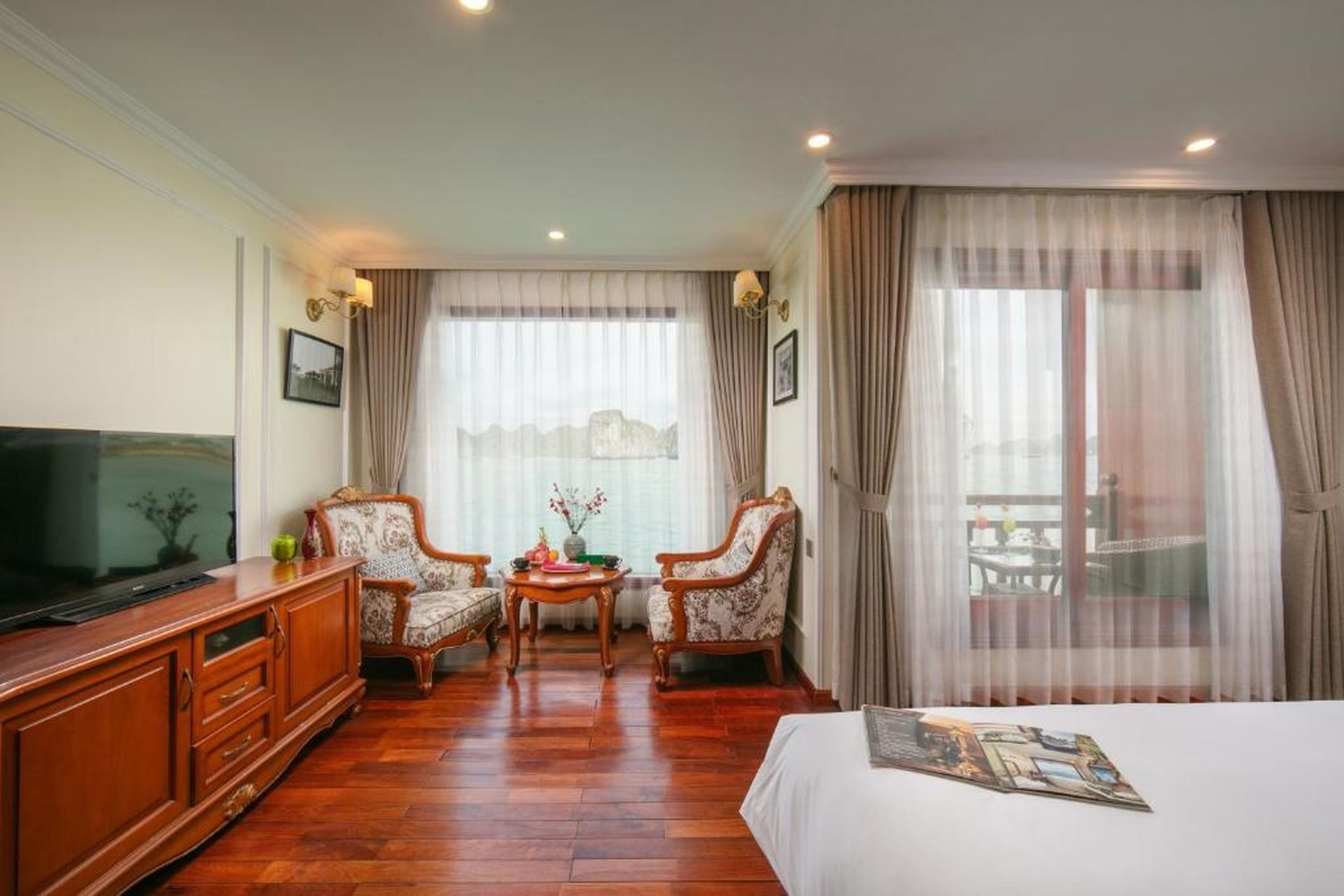 Emperor Cruises Legacy Ha Long - Hình 32