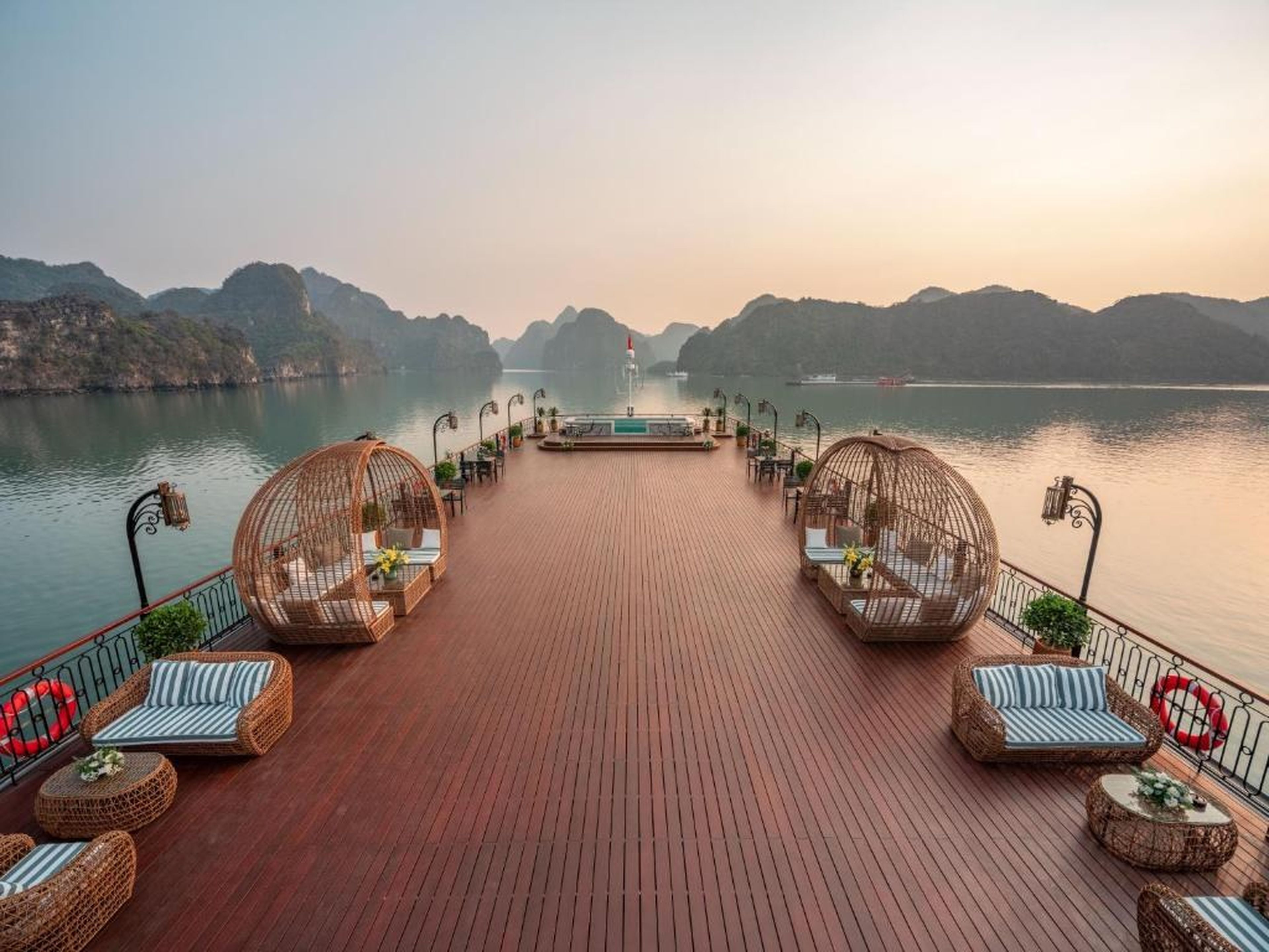 Indochine Grand Lan Ha Bay - Hình 37