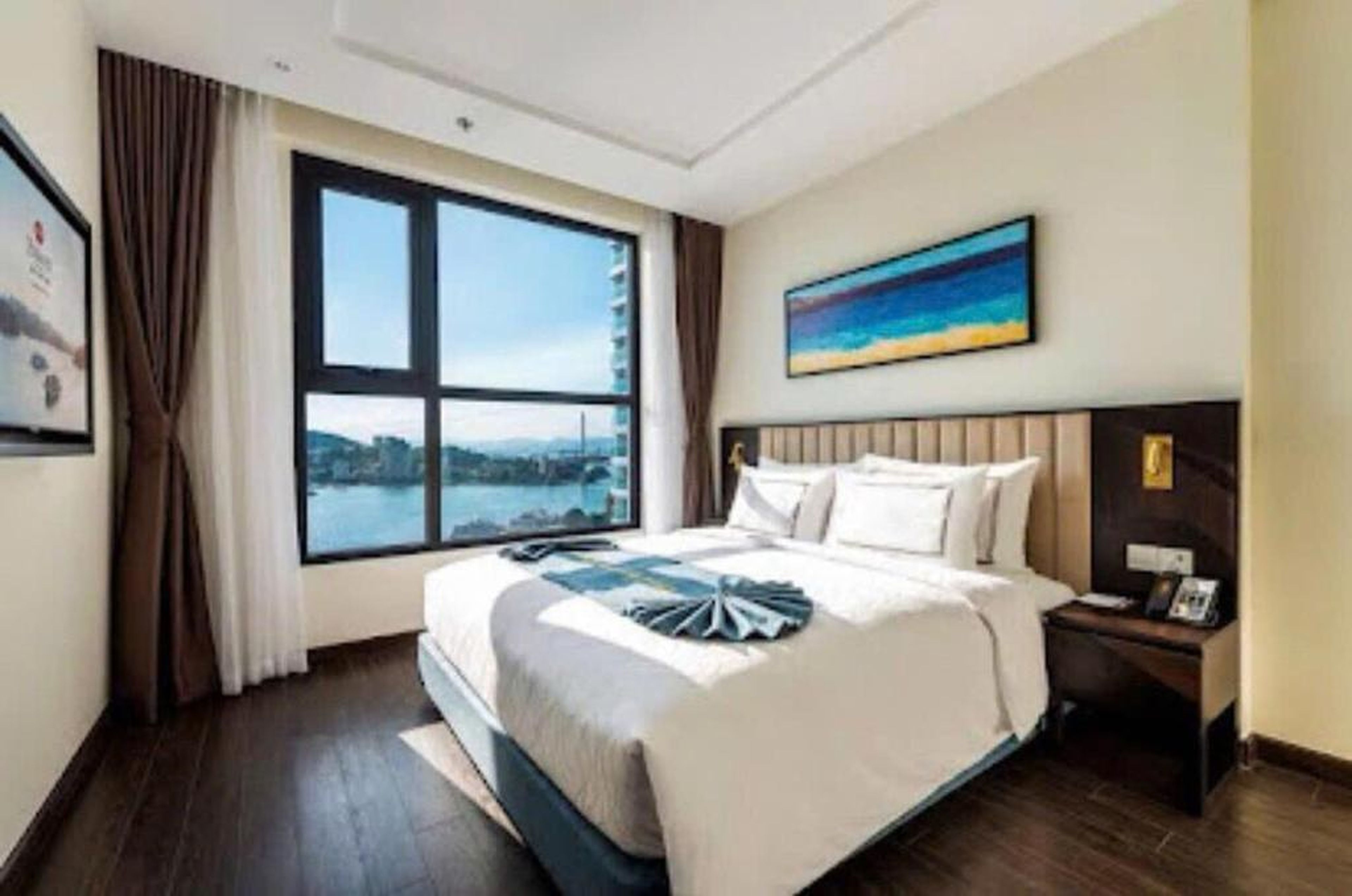 Sapphire Ha Long Luxury Apartment 1108 - Hình 13