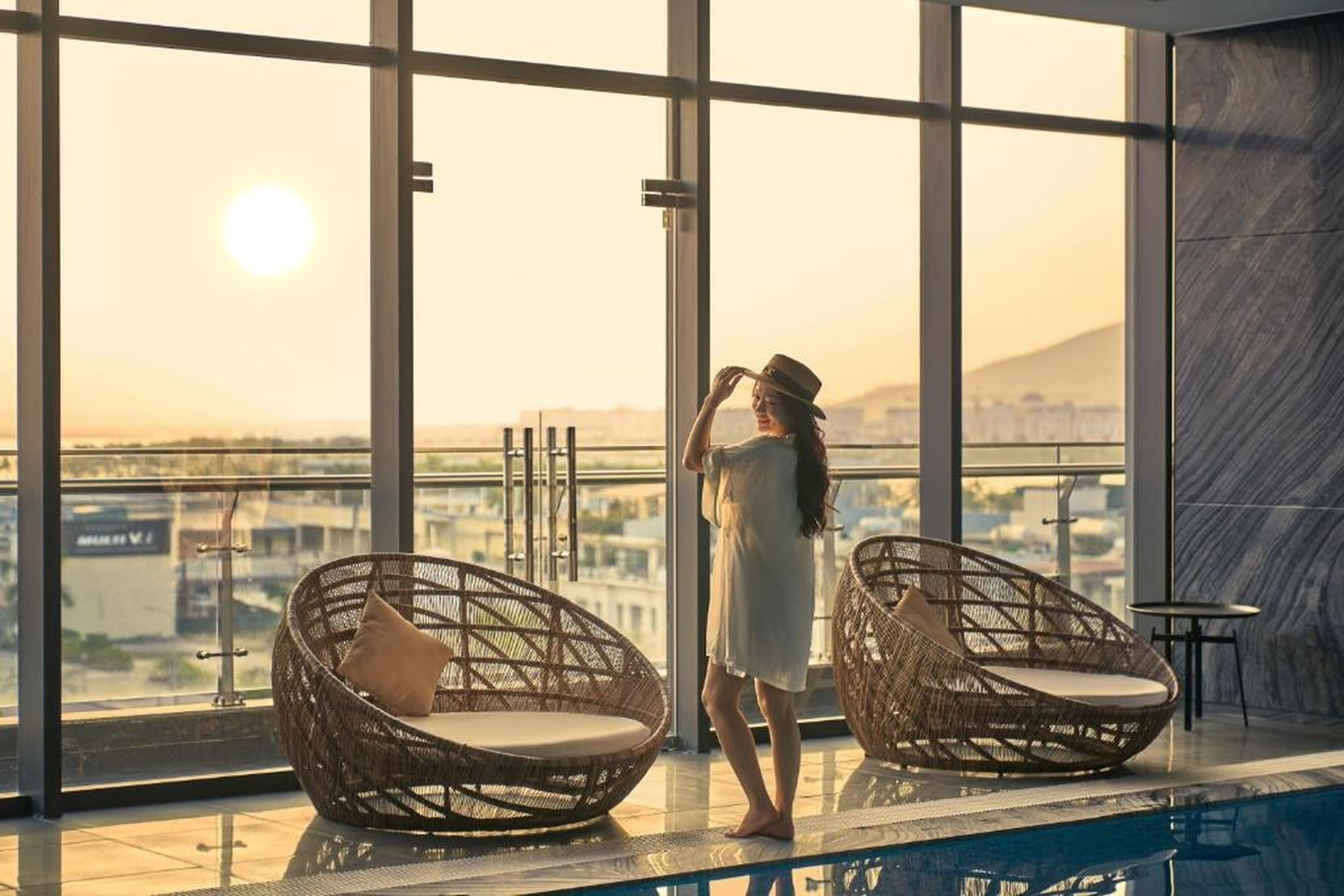 DeLaSea Ha Long Hotel - Modern Bayview Escape - Hình 47