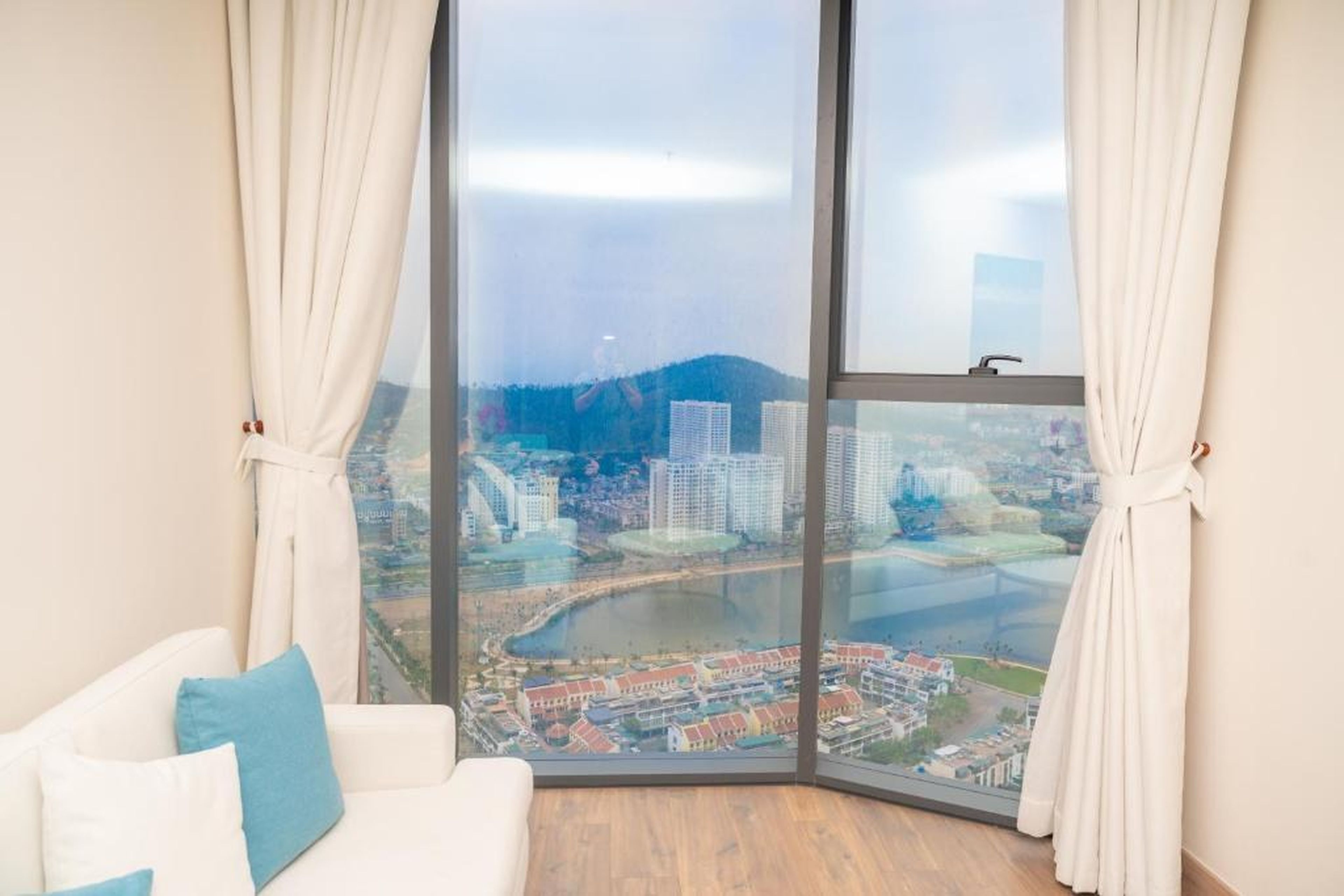 Seaside Elegance- À la carte Residence Hạ Long - Hình 16