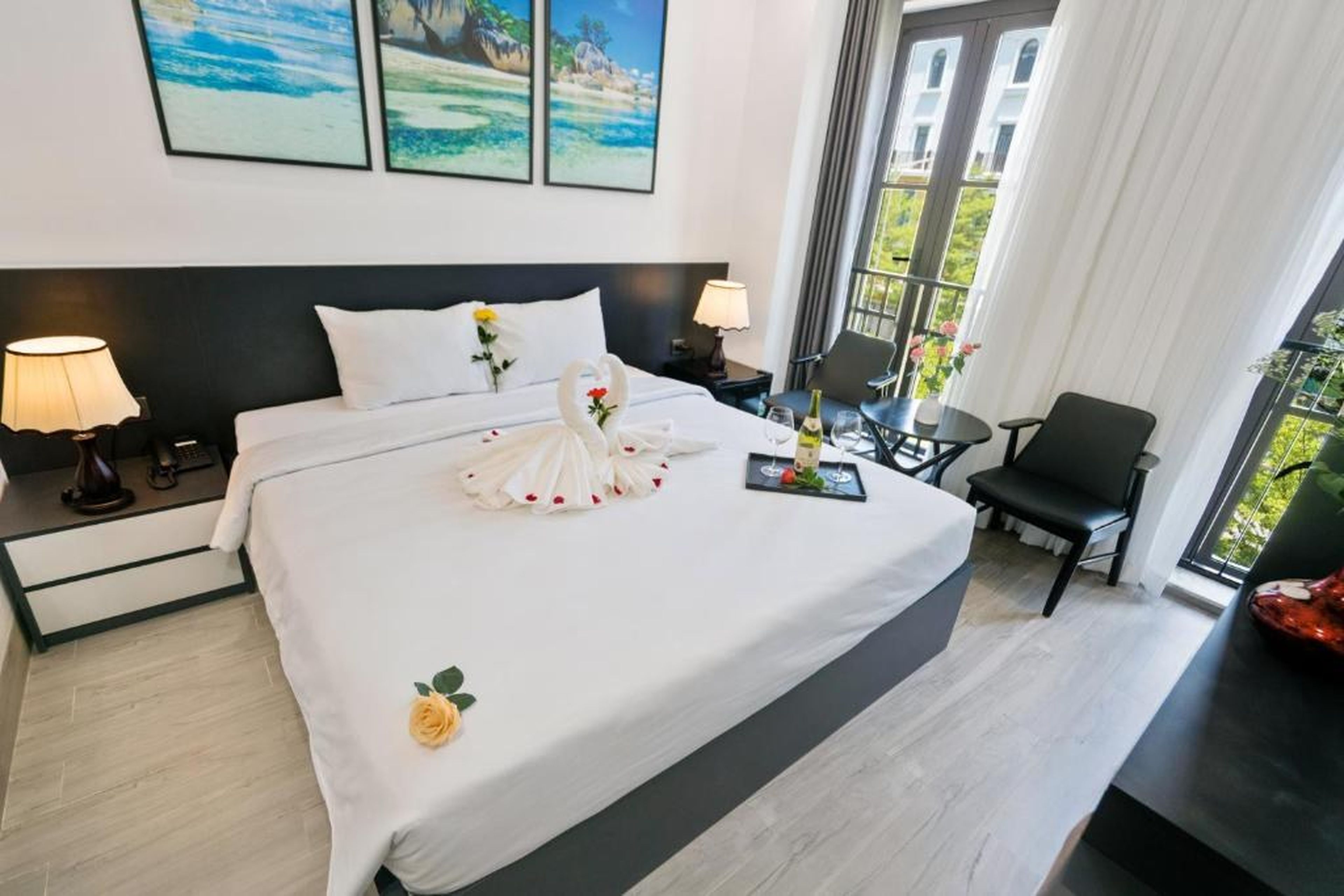 The Enchanted Ha Long Hotel - Bai Chay Beach - Hình 40