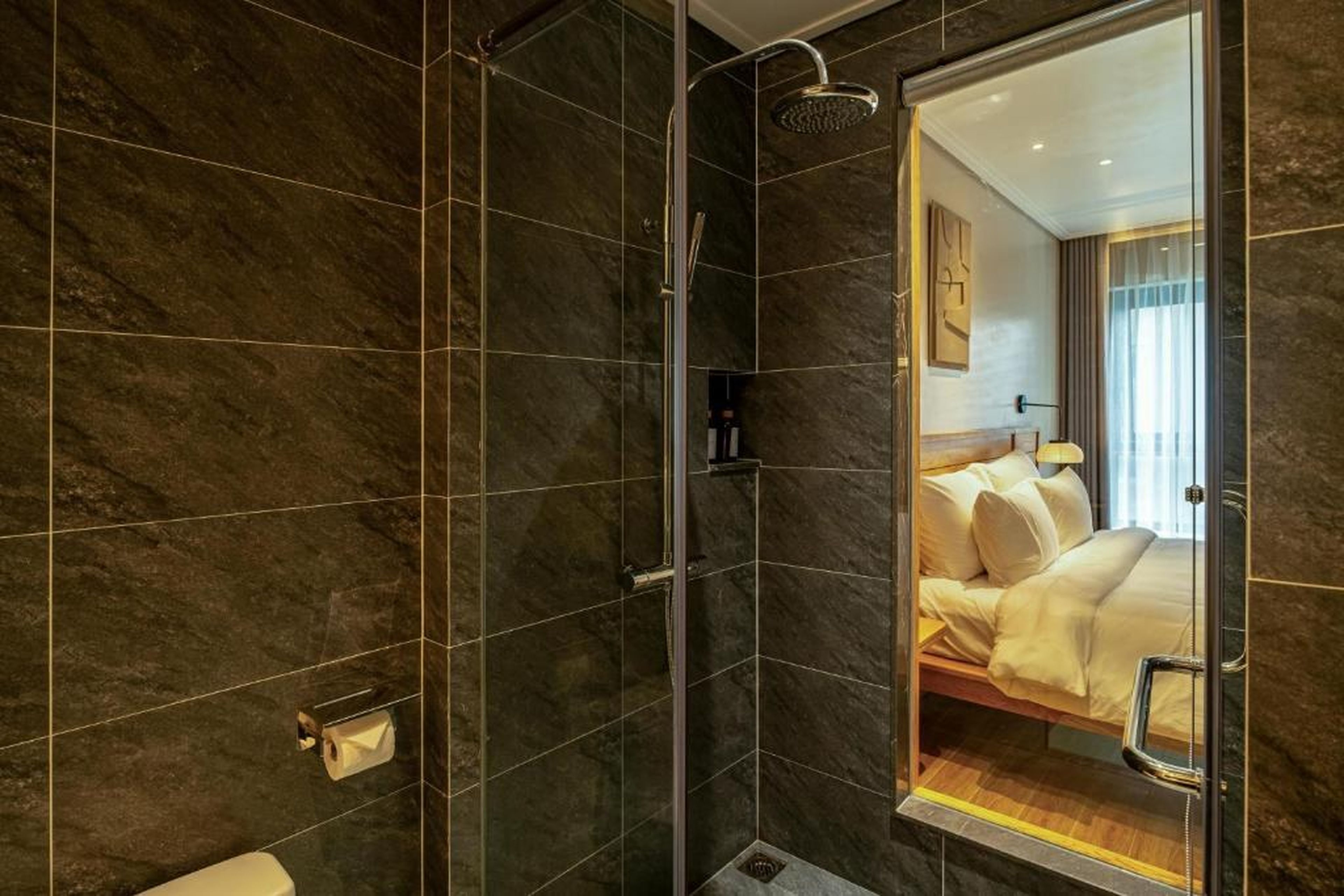 Nam Dat Hotel by D'Lecia Ha Long - Hình 16