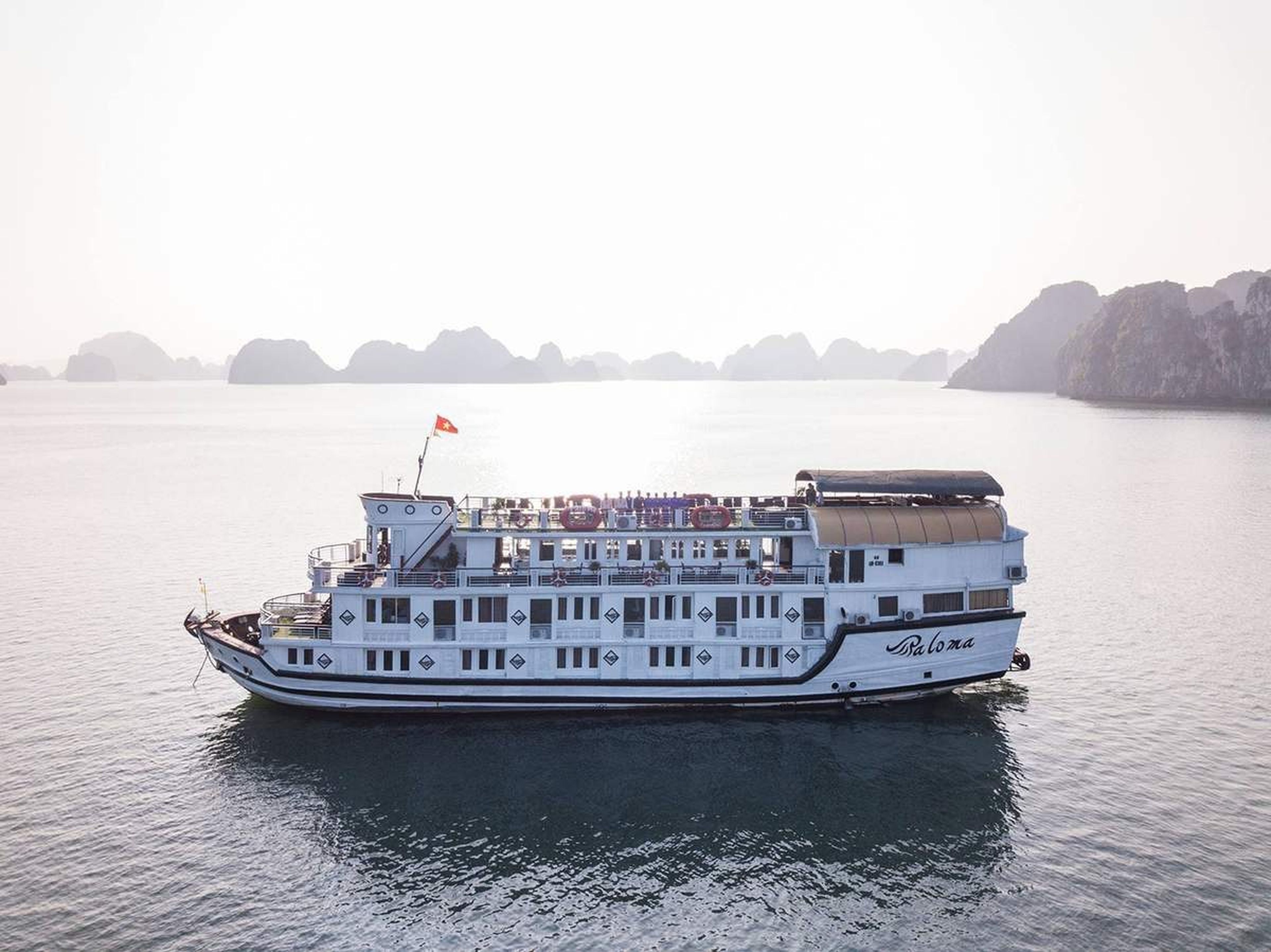 Review chi tiết chuyến đi du thuyền Hạ Long 2 ngày 1 đêm - Hình 4
