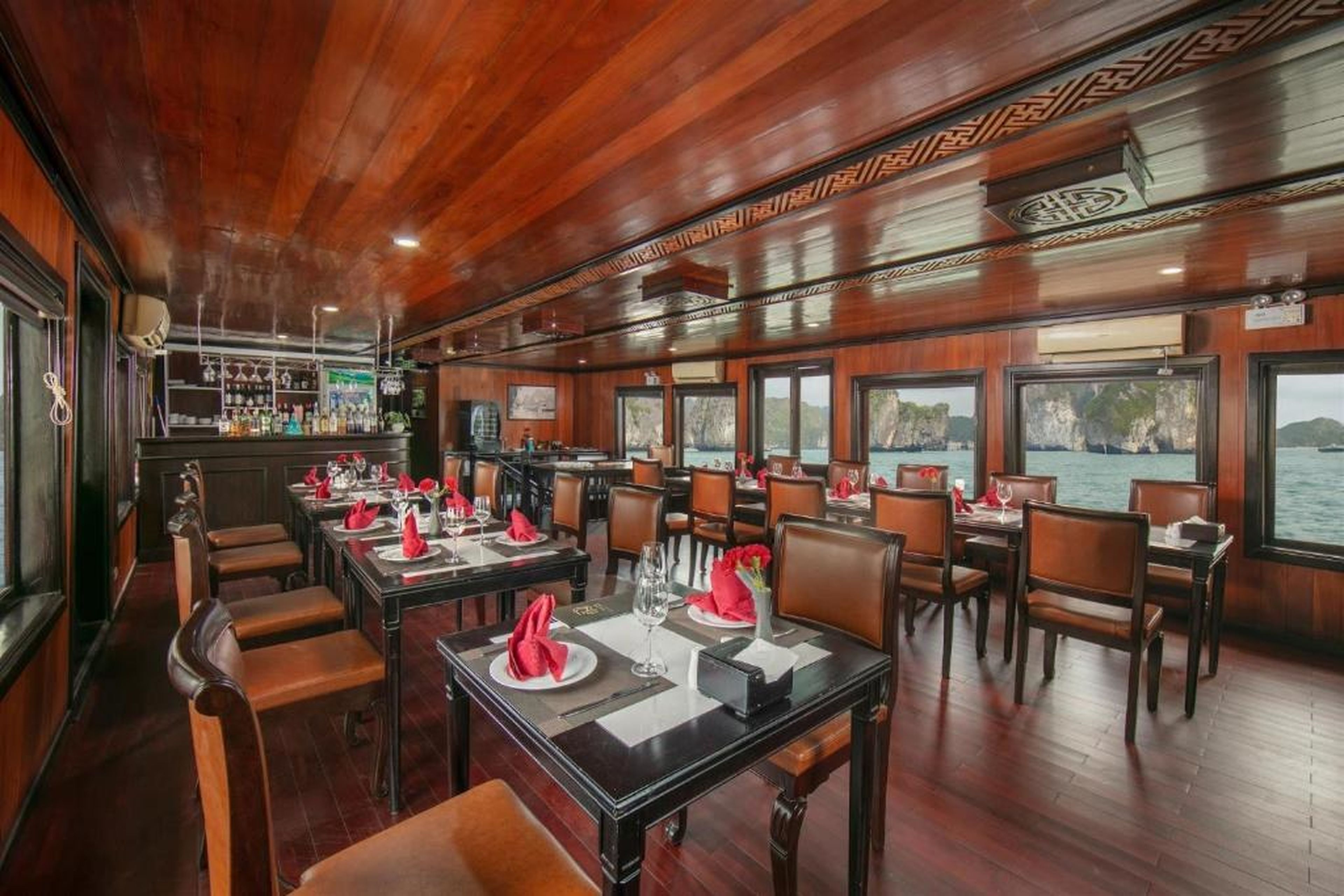 Ruby Premium Cruise - Hình 8