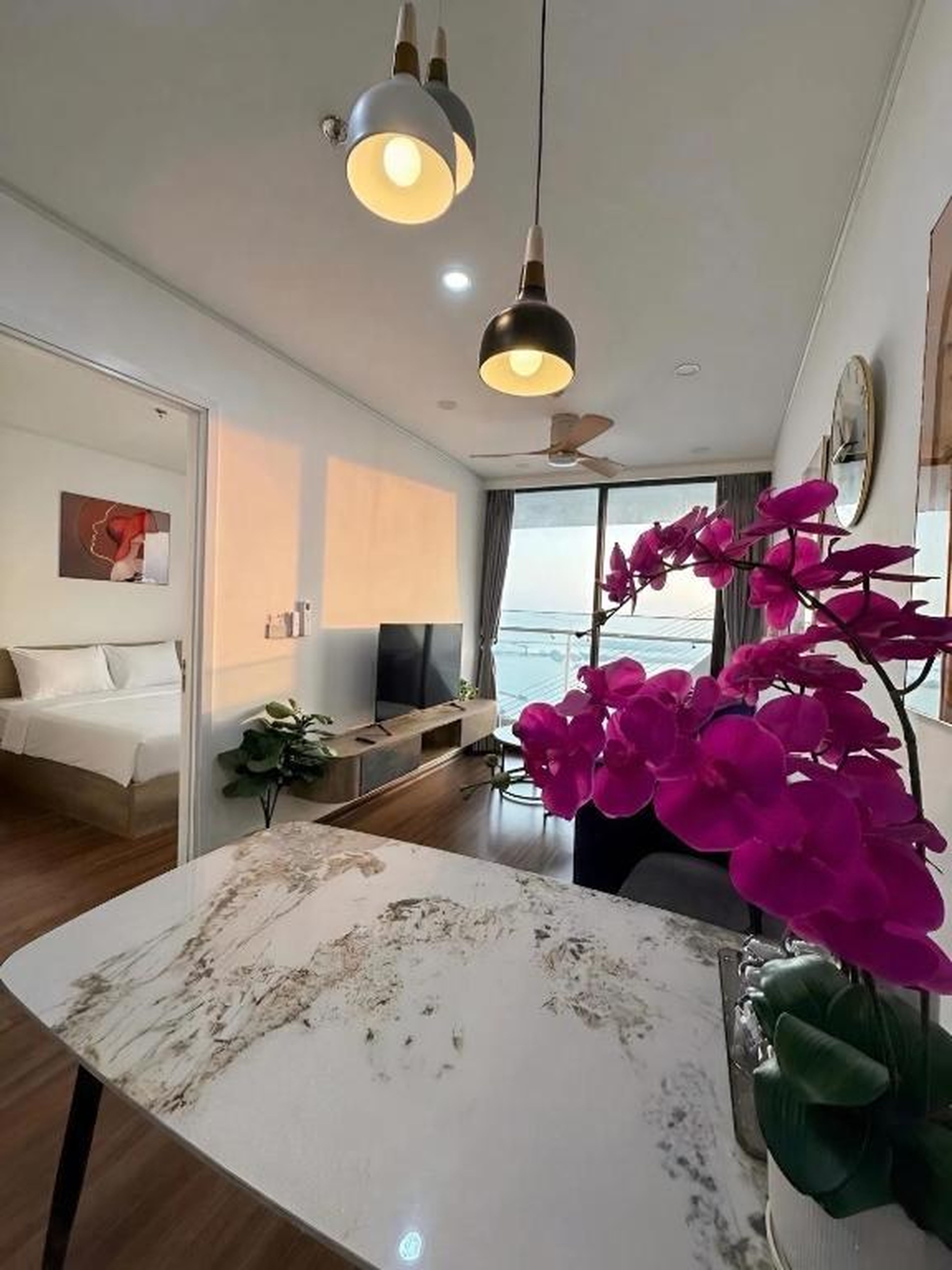 Family - Friendly 2BR Sea View Apartment - Green Diamond Ha Long - Hình 5