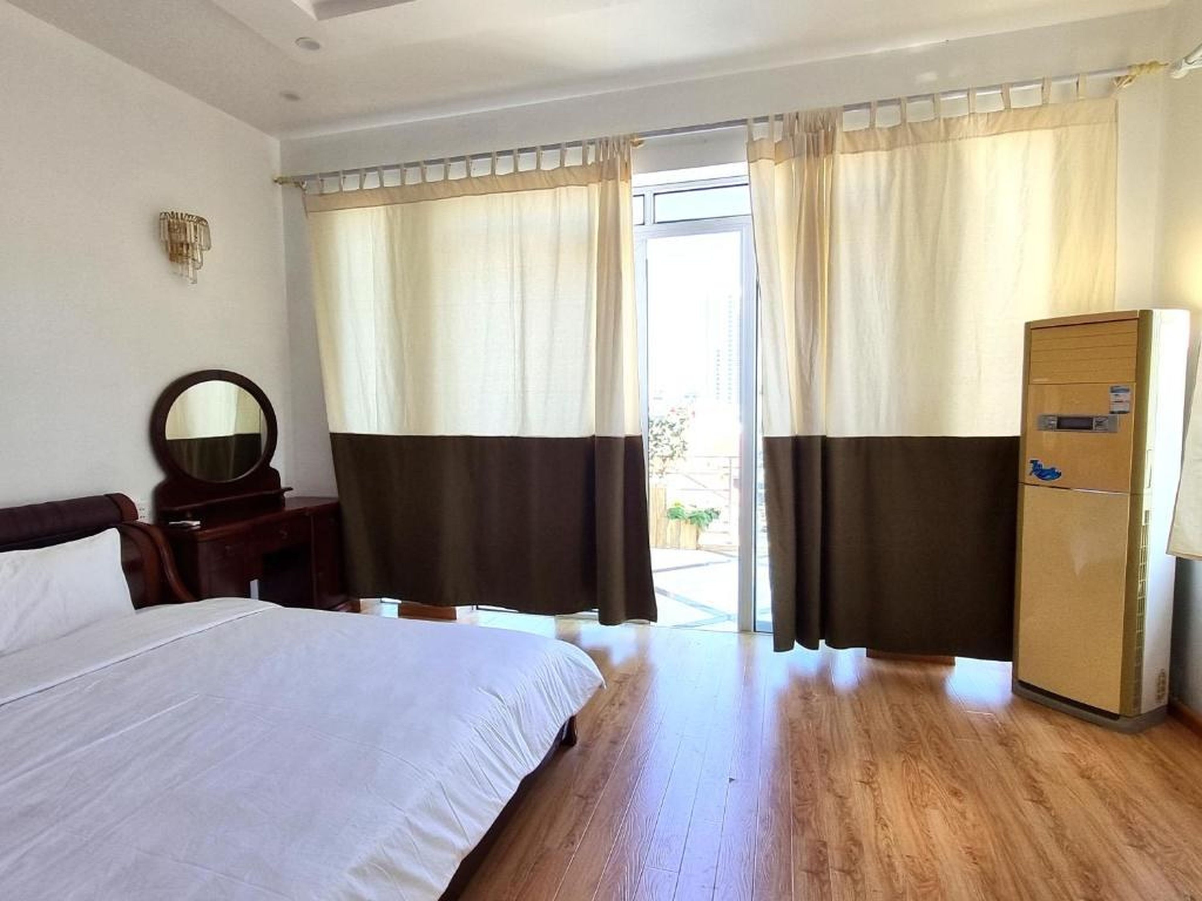 Top Hill Halong Homestay - Hình 45