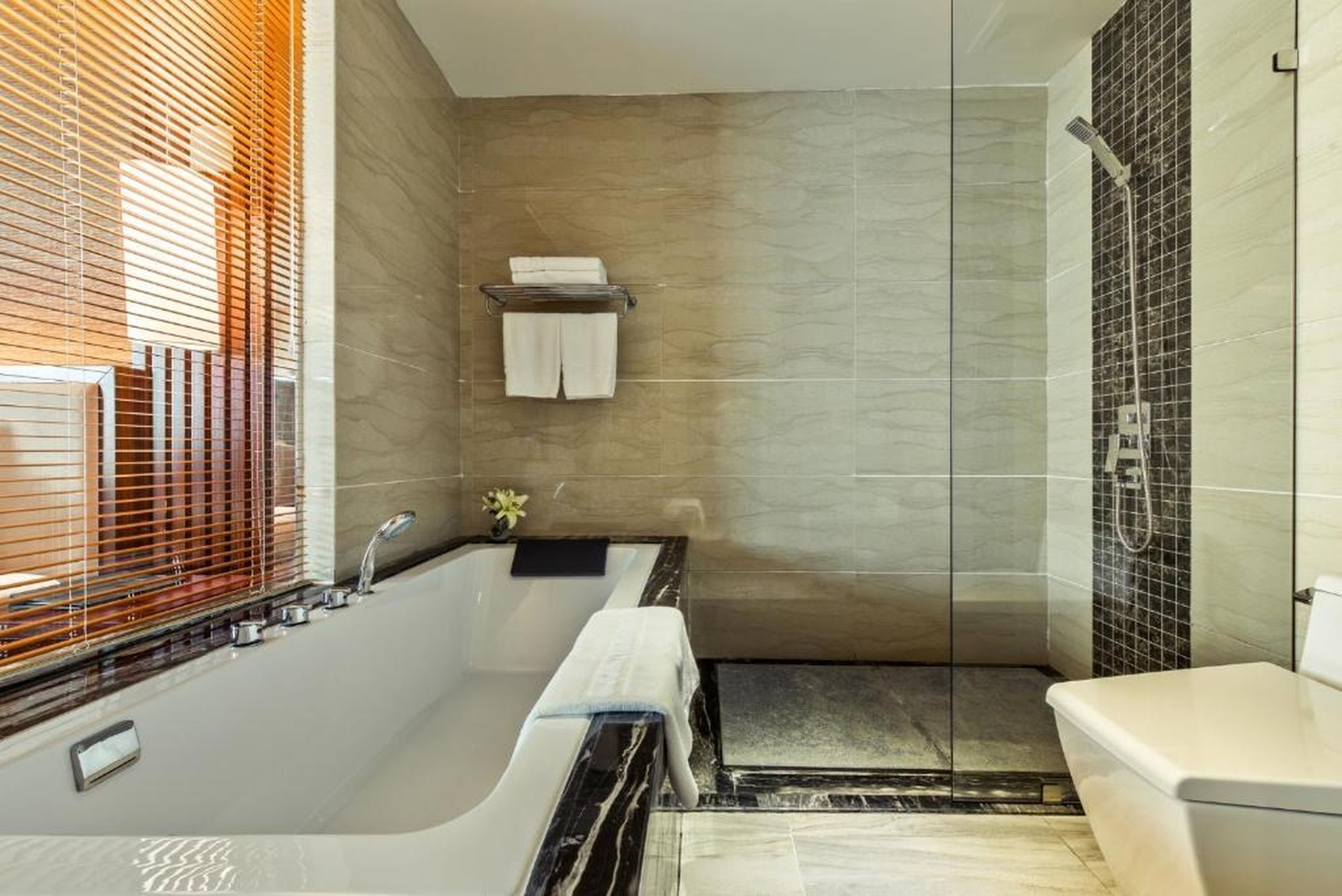 Muong Thanh Luxury Quang Ninh Hotel - Hình 47
