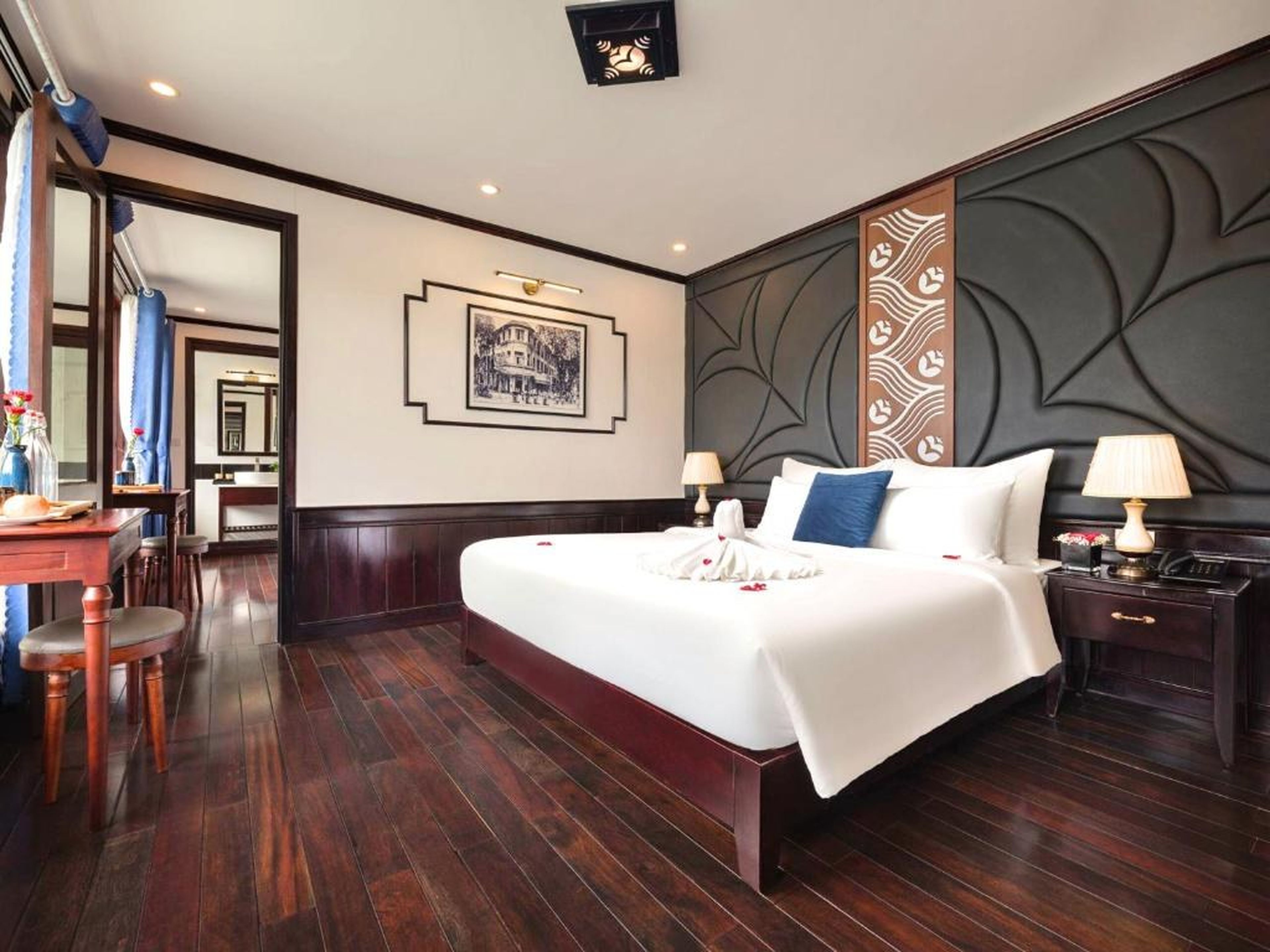 Le Journey Elegance Cruise - Hình 1