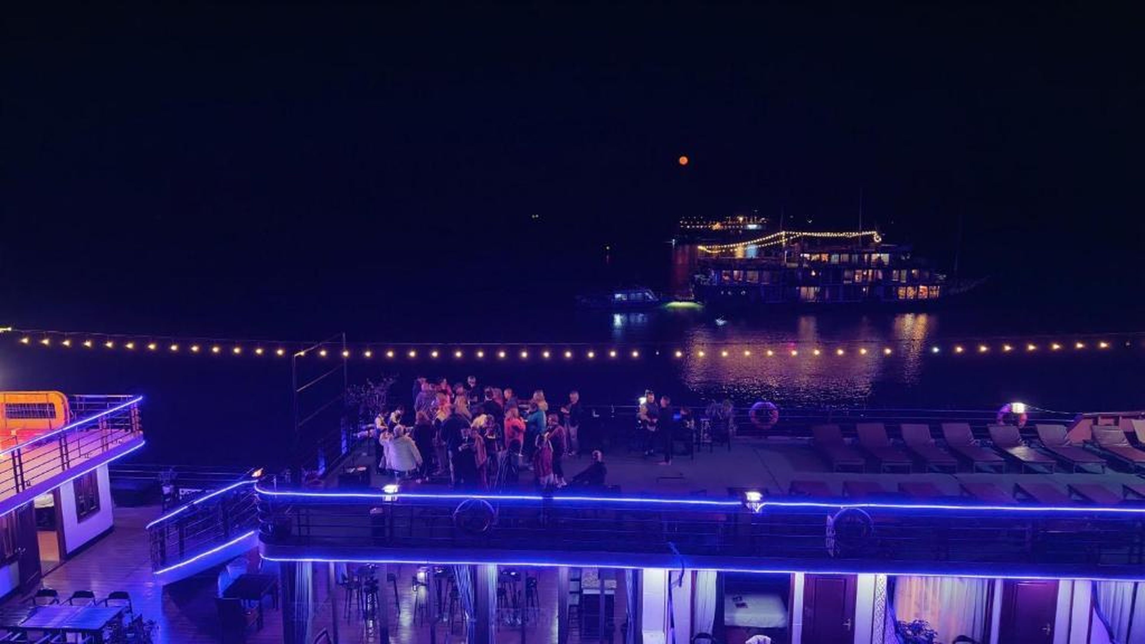 Aqua Elegance Cruise - Halong Bay by AHG - Hình 43