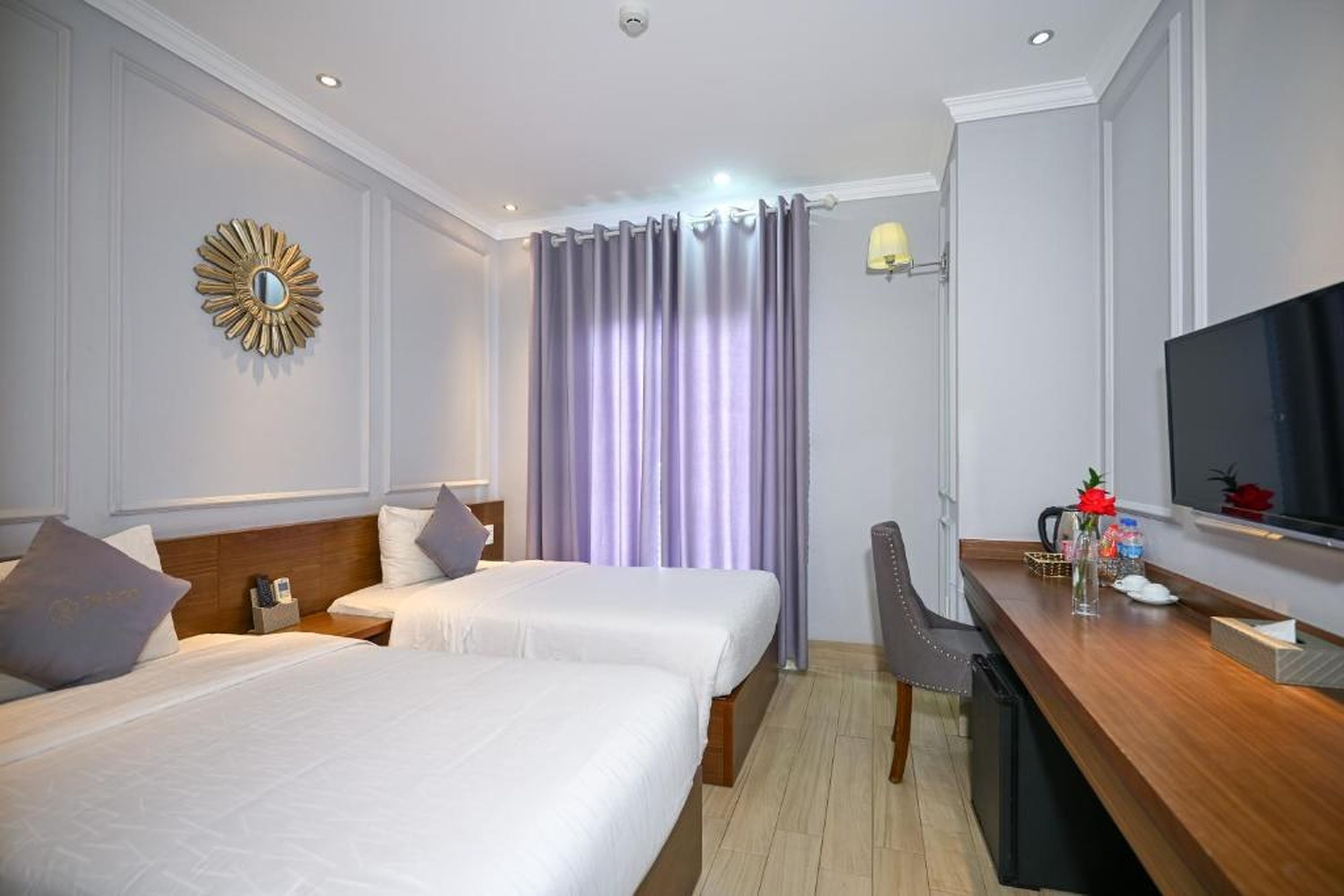The Confetti Hotel Ha Long - Hình 27