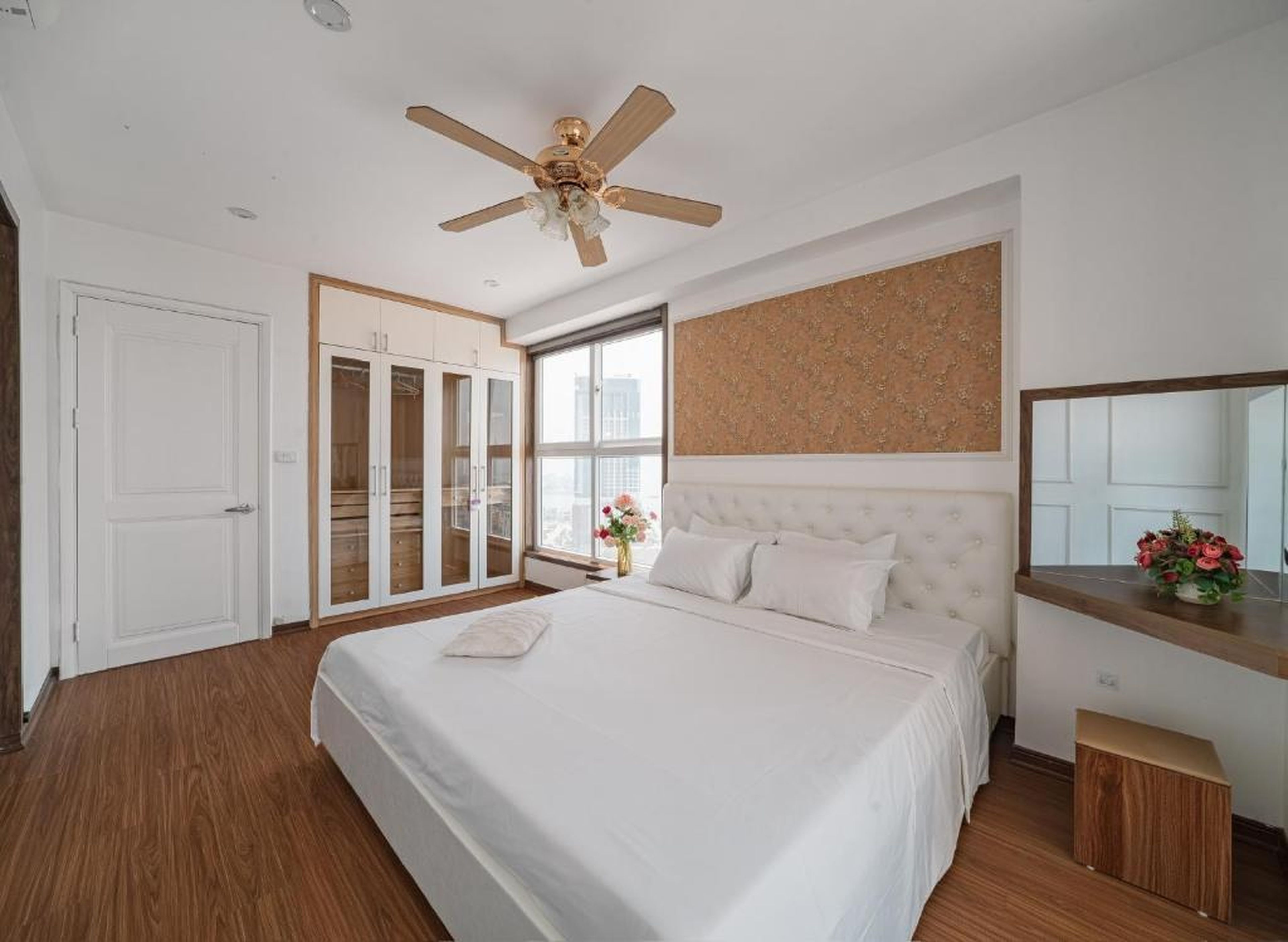 Three-bedroom house with sea view - Hình 14