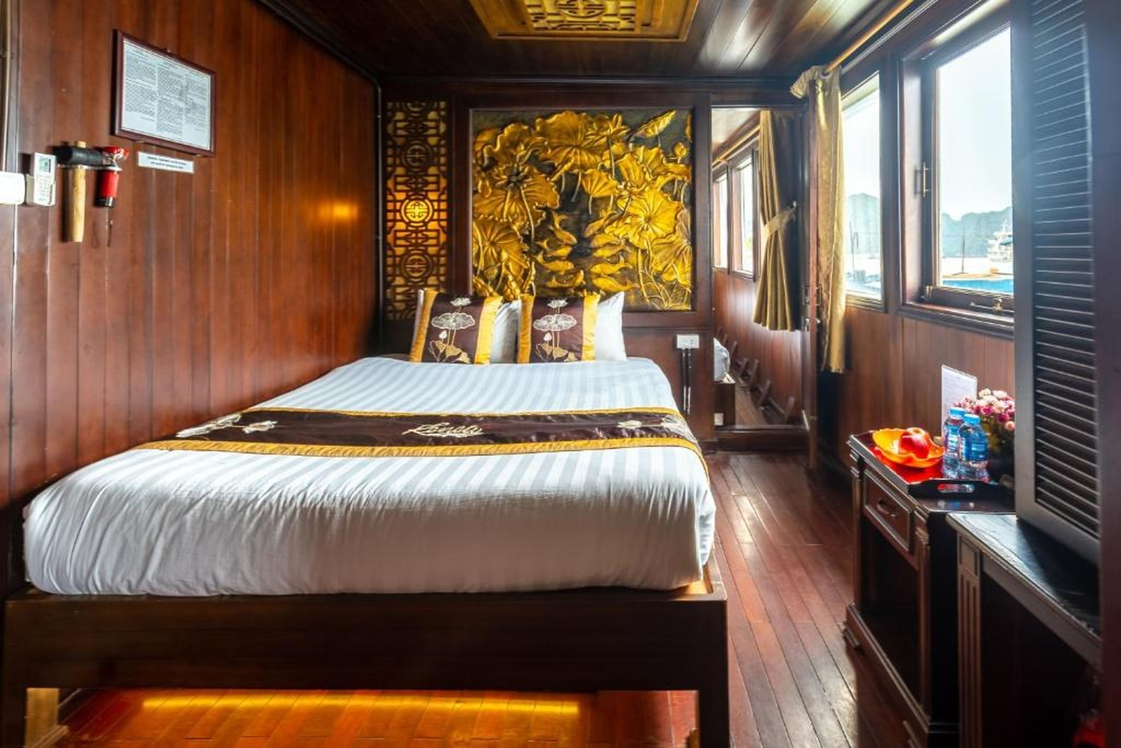 Renea Cruises Halong - Hình 40