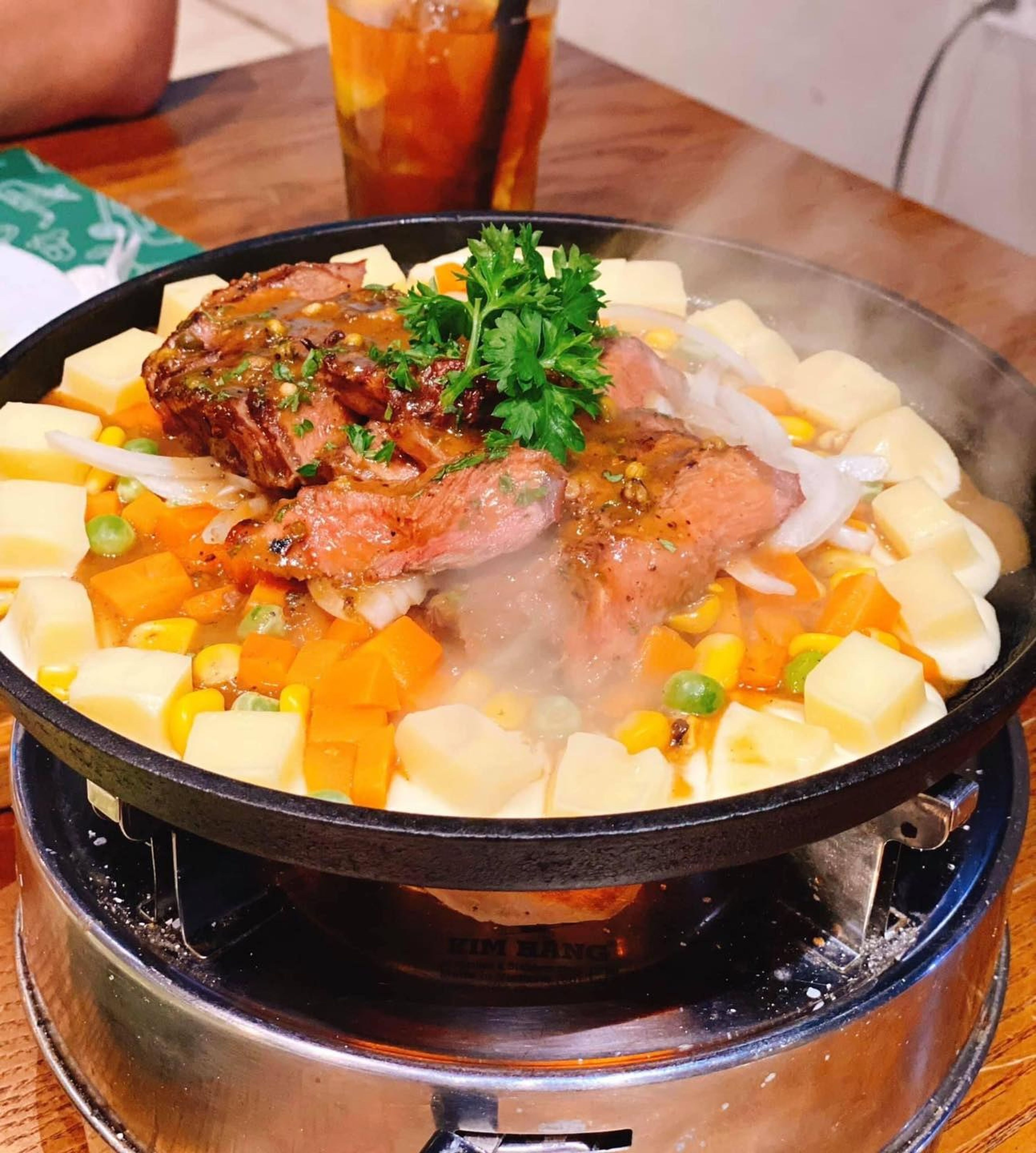 Nhà hàng May Corner Hạ Long - Thiên đường ẩm thực vạn người mê - Hình 19