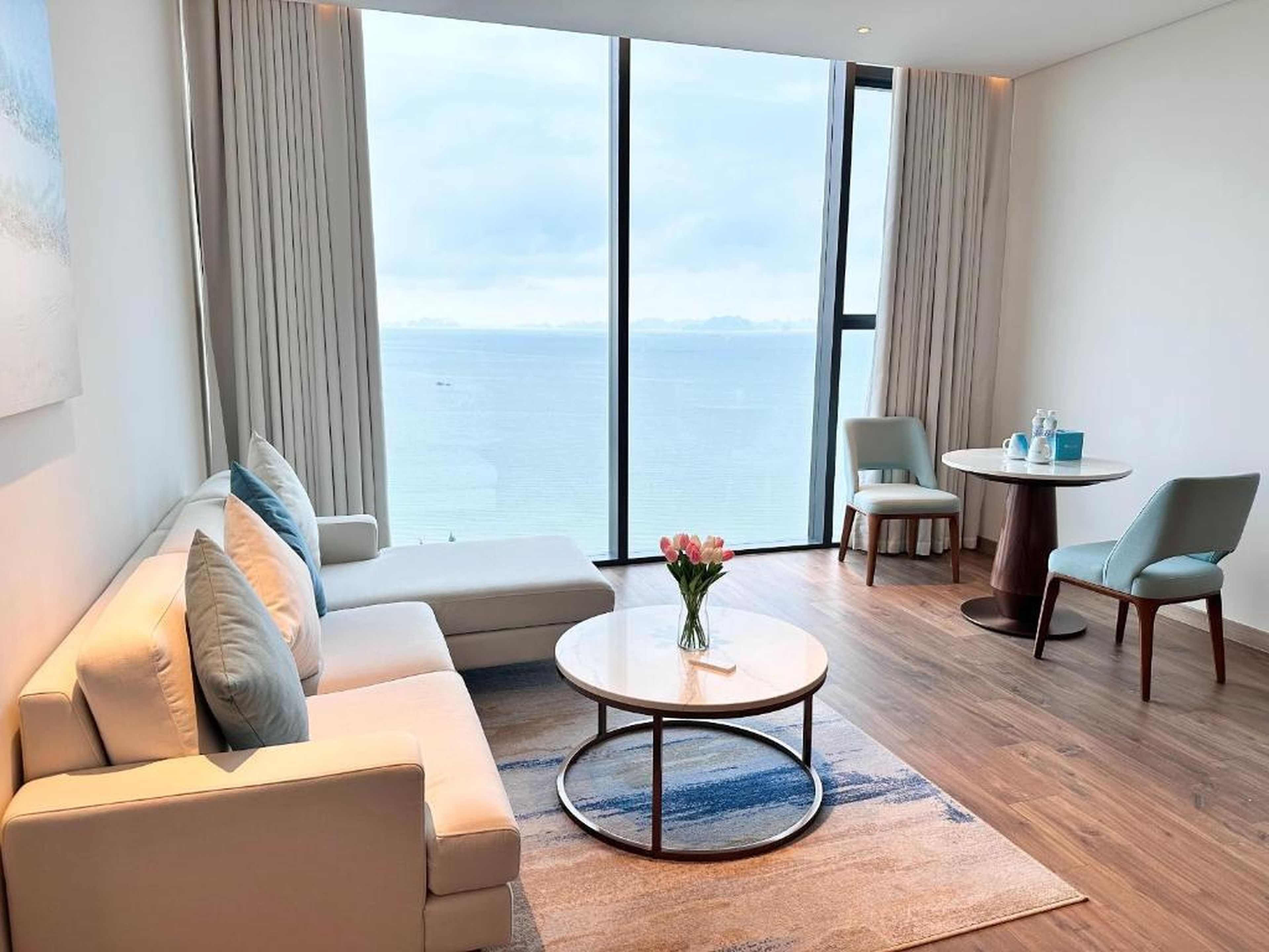 A La Carte Ha Long Bay - Sea View Apartment - Hình 44
