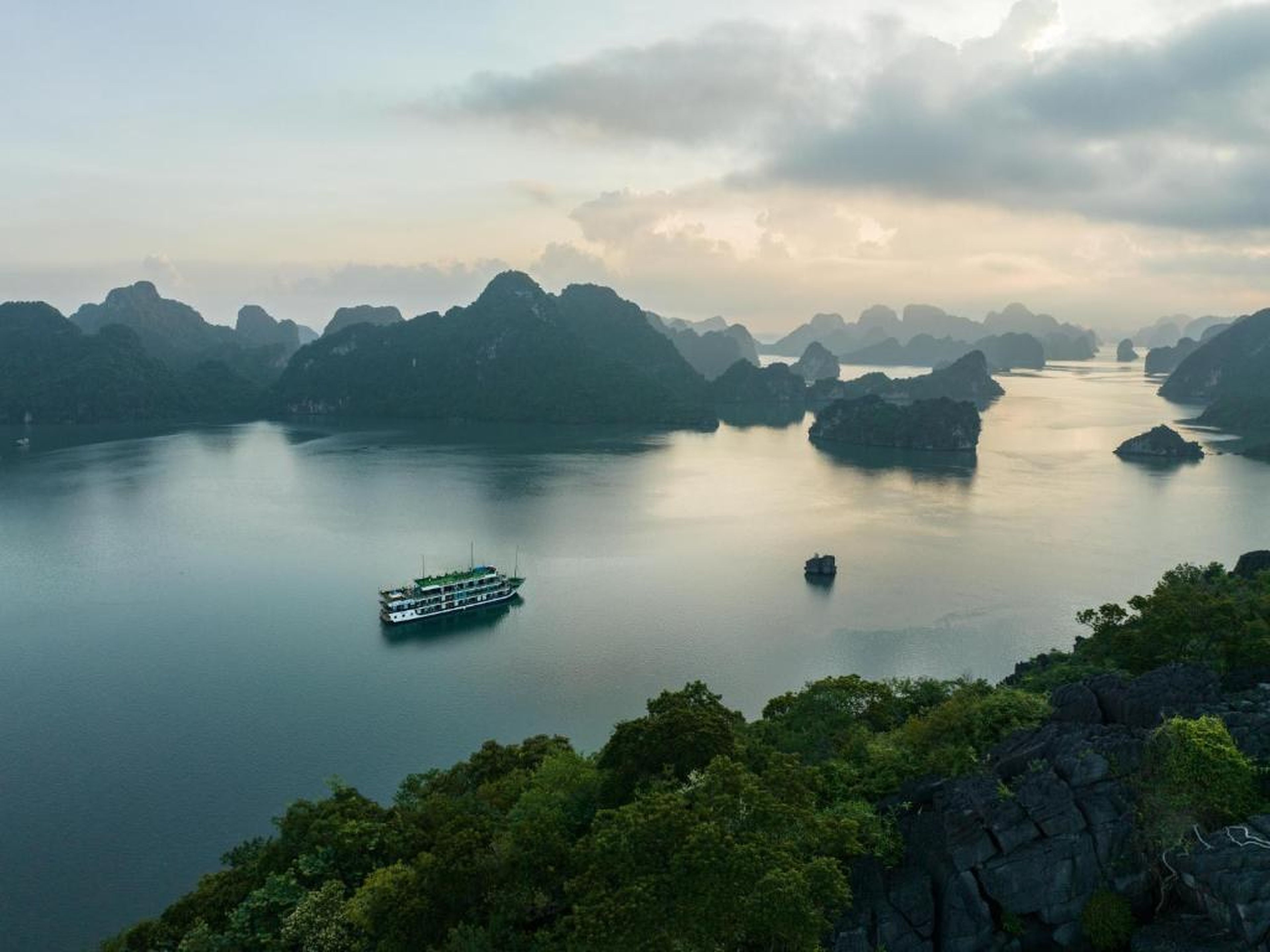 La Casta 5-Star Cruise 2D1N - Lan Ha Bay - Balcony & Bathtub Ocean View - Hình 14
