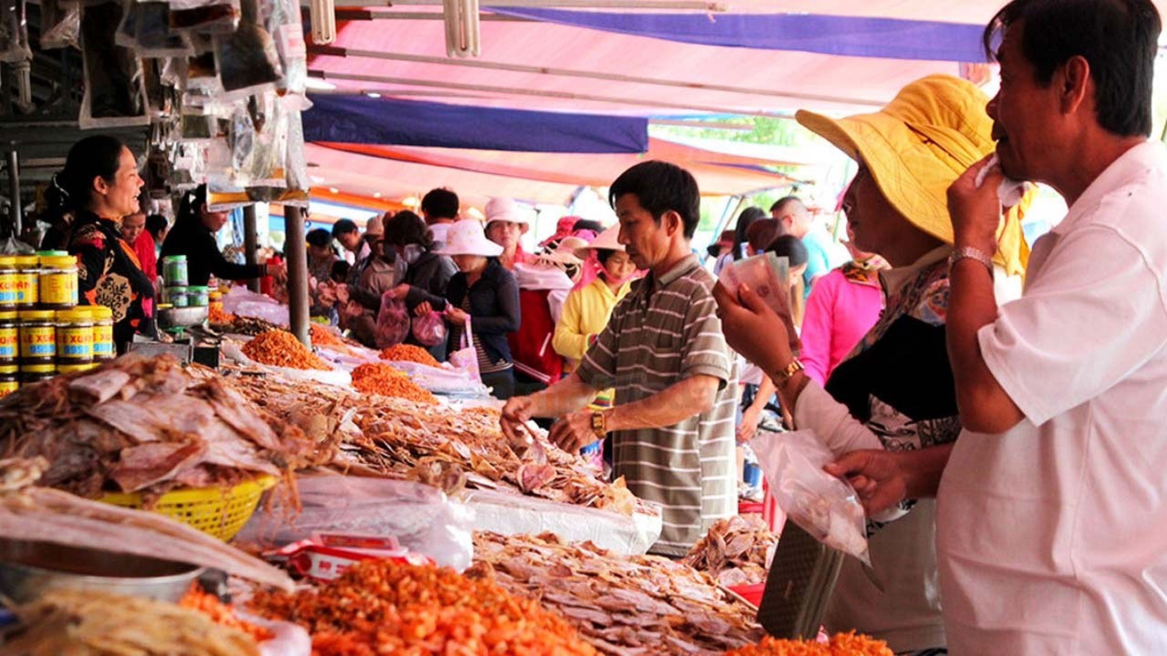 Khám phá ẩm thực Hạ Long theo cách tiết kiệm chi phí nhất - Hình 4