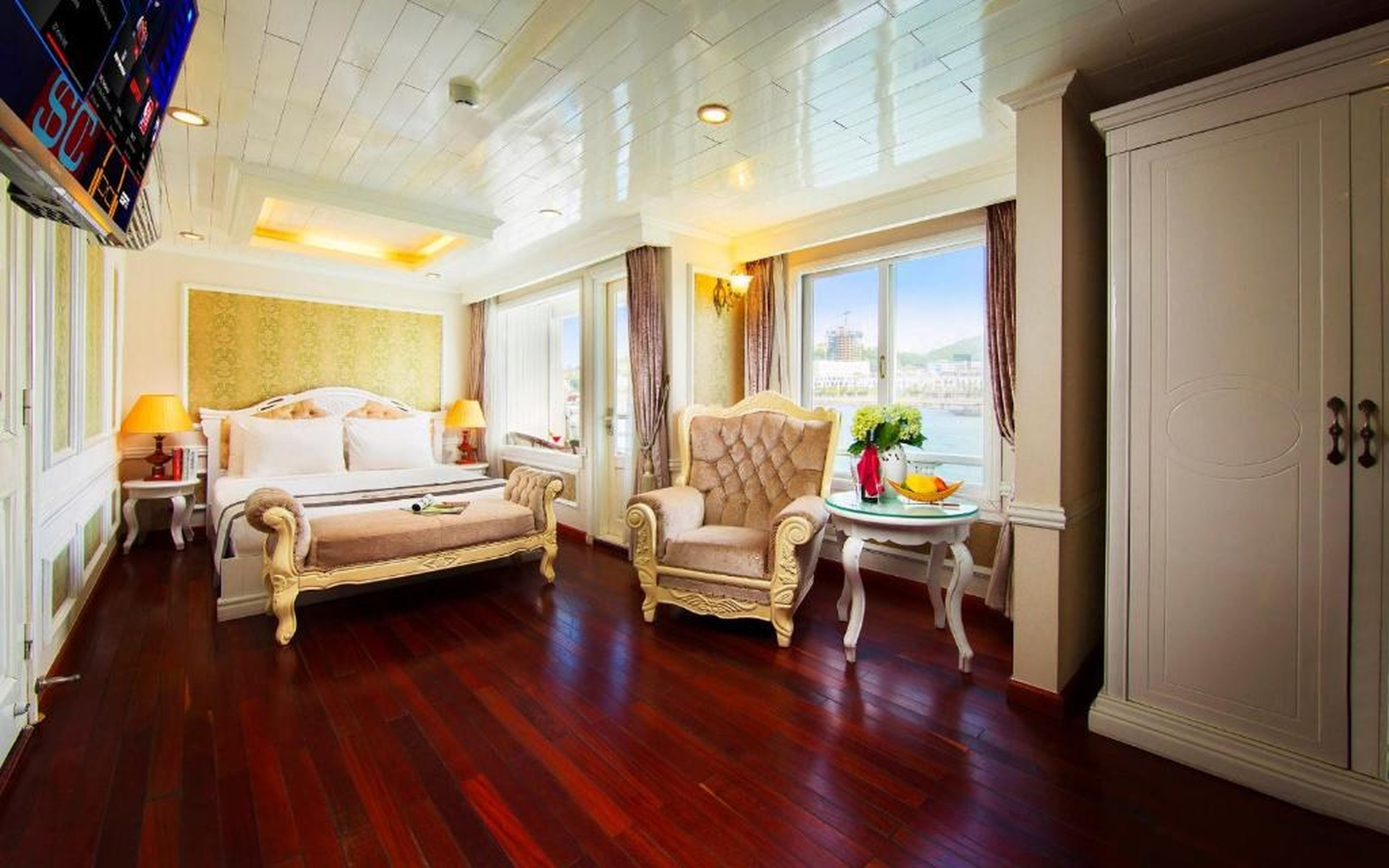 Halong & Bai Tu Long Cruises - Hình 34