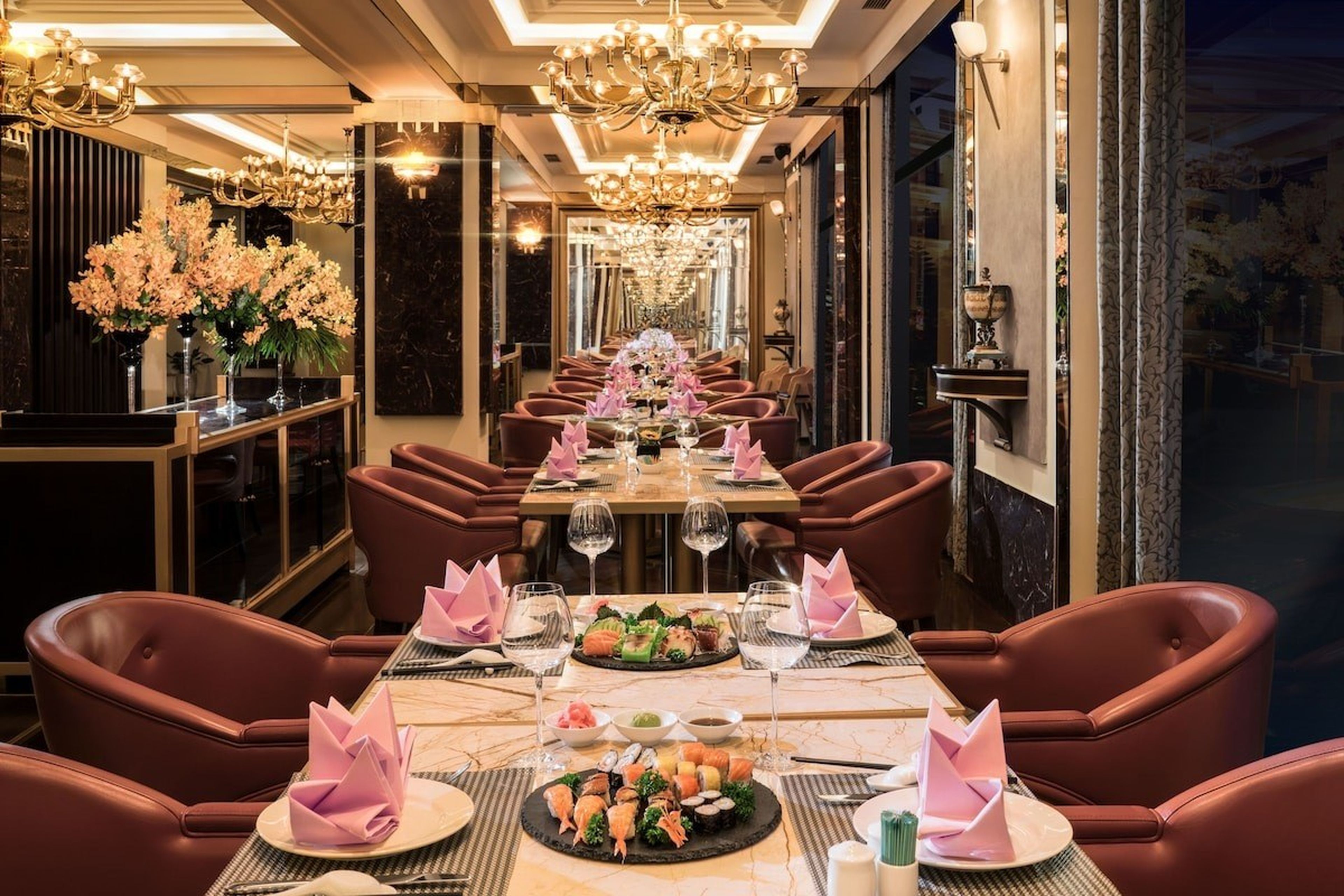 Vui Tết 2024 đong đầy yêu thương tại 5 khách sạn Hạ Long cao cấp giá tốt nhất ở iVIVU - Hình 28