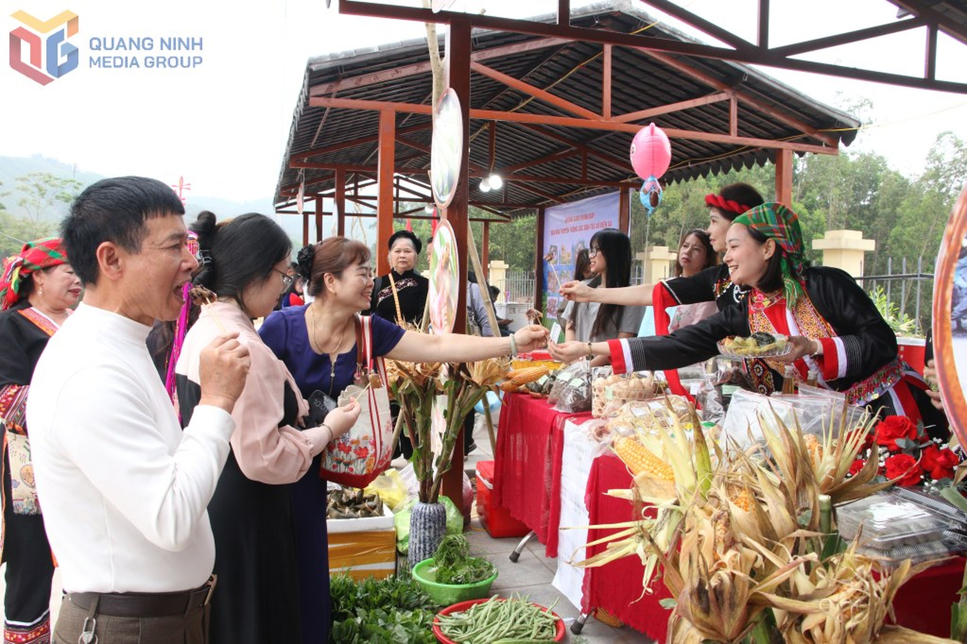 Phát huy bản sắc văn hóa, tạo sức hút cho du lịch - Hình 2