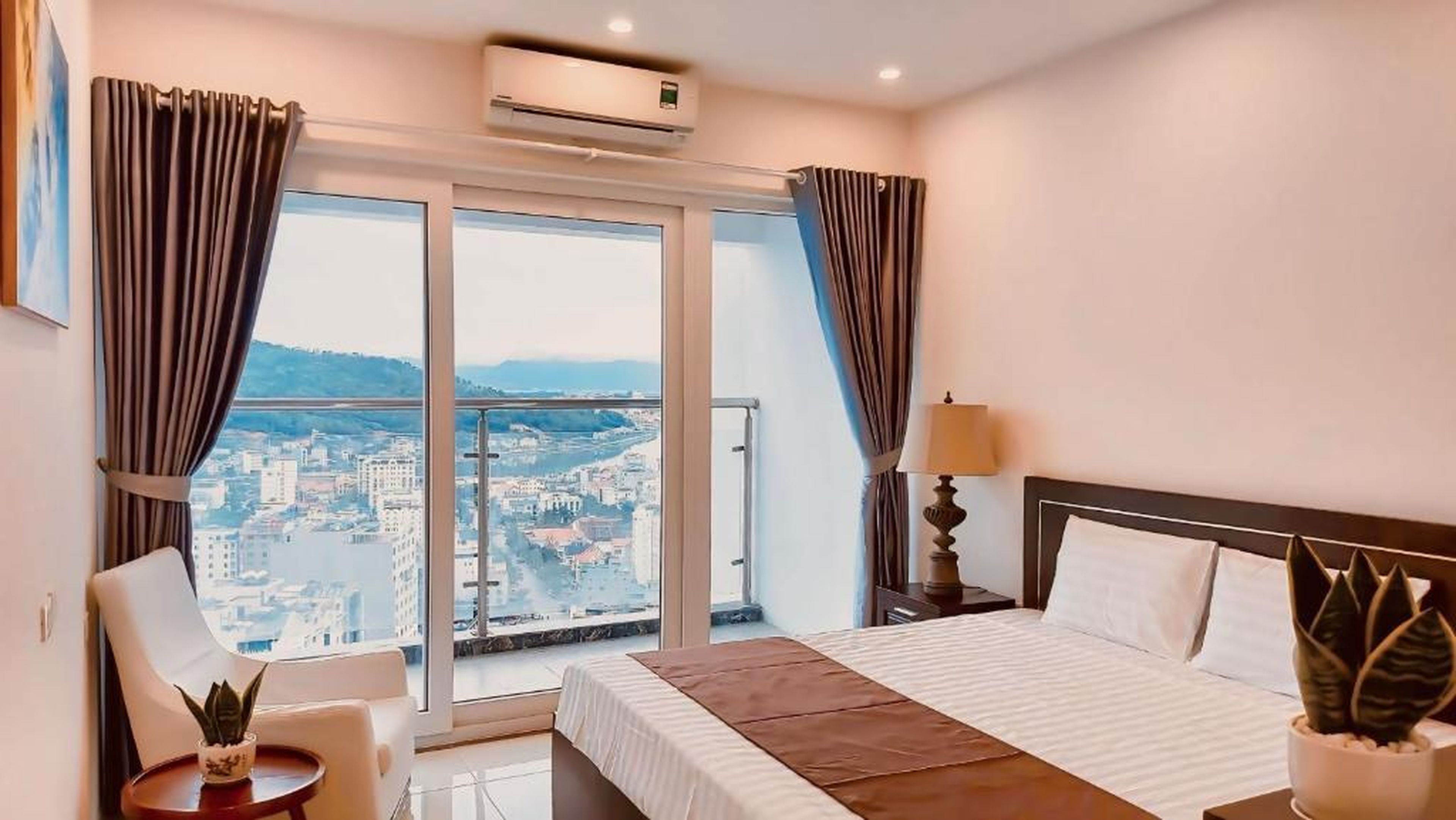 Homestay Ha Long luxury (sea ​​view) - Hình 2