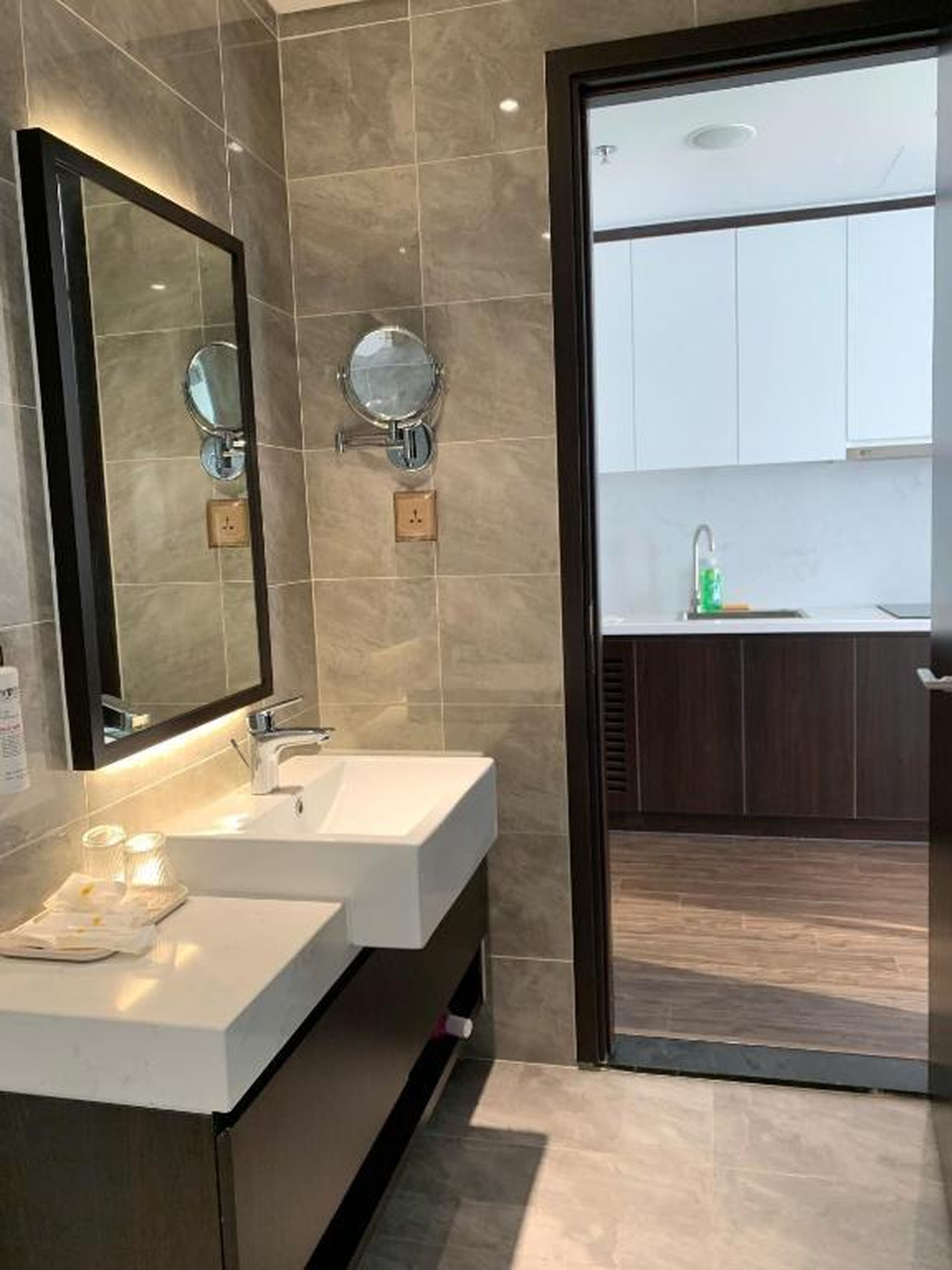 NEGIN SAPPHIRE HA LONG Hotel & Residence - Hình 3