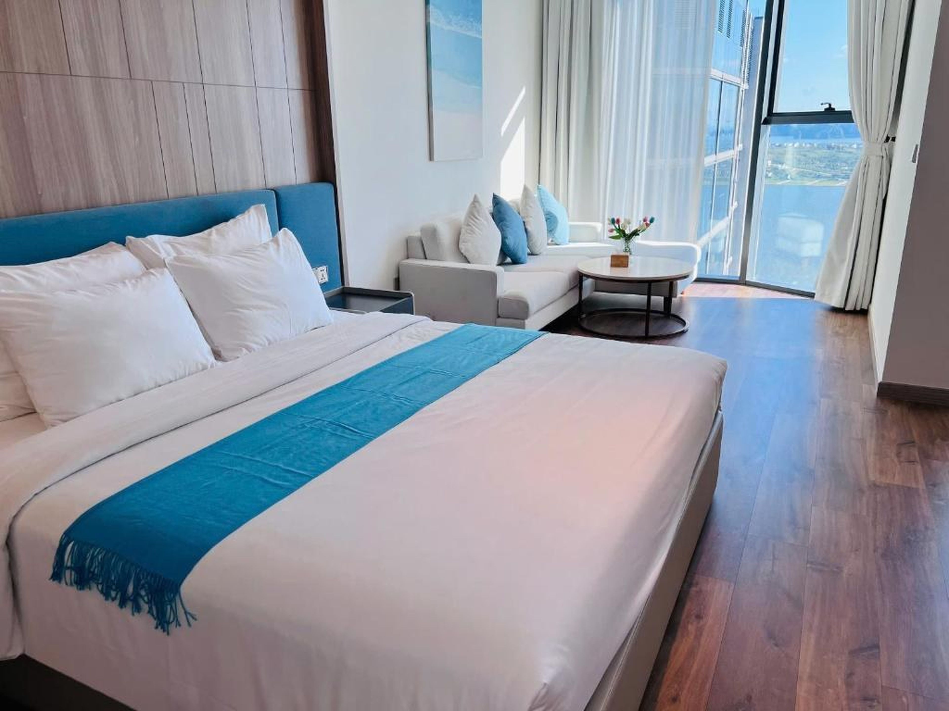 A La Carte Ha Long Apartments by Kevin & Anna - Hình 26