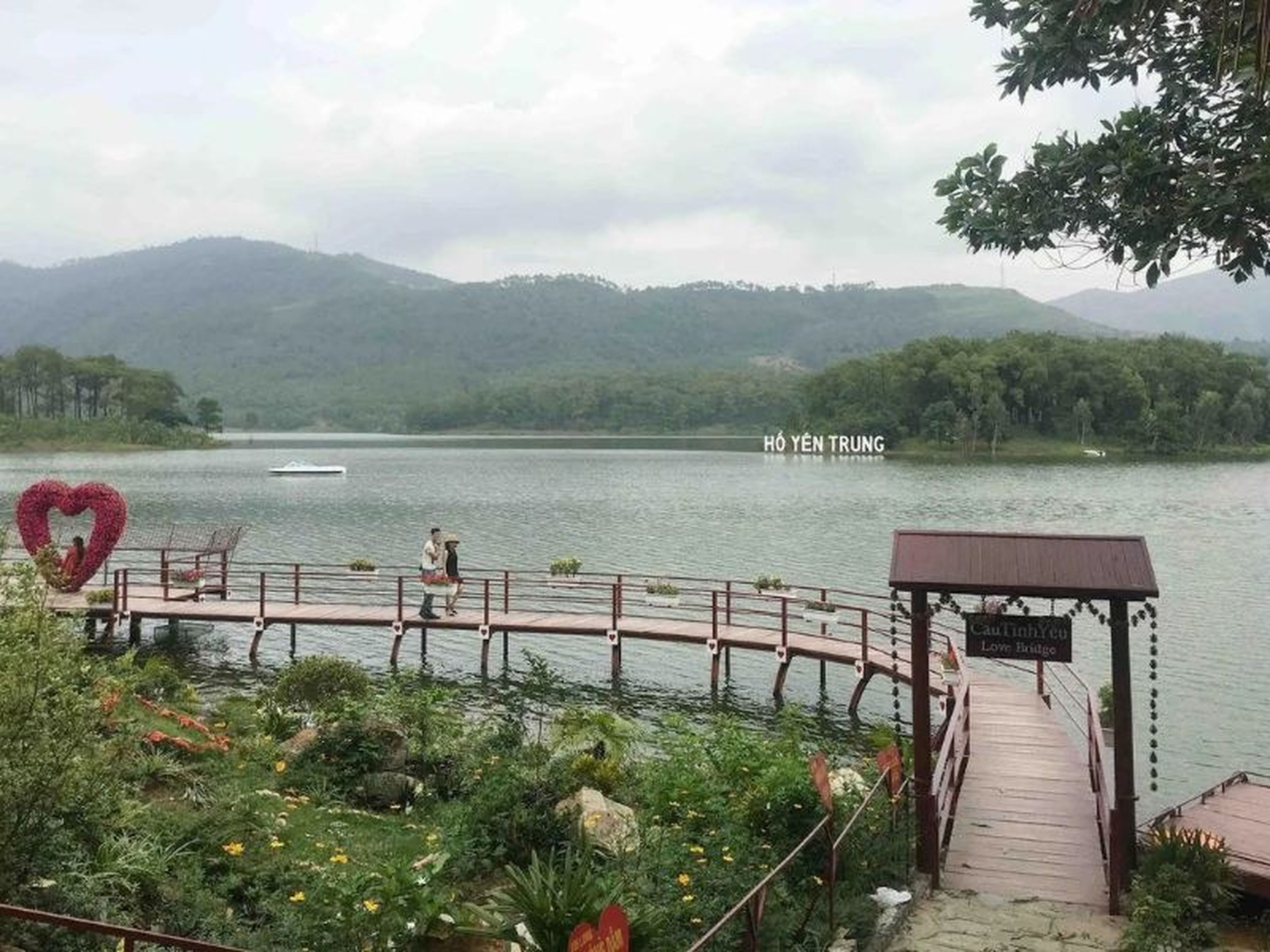 Top 15 danh lam thắng cảnh Uông Bí không thể bỏ lỡ - Hình 8