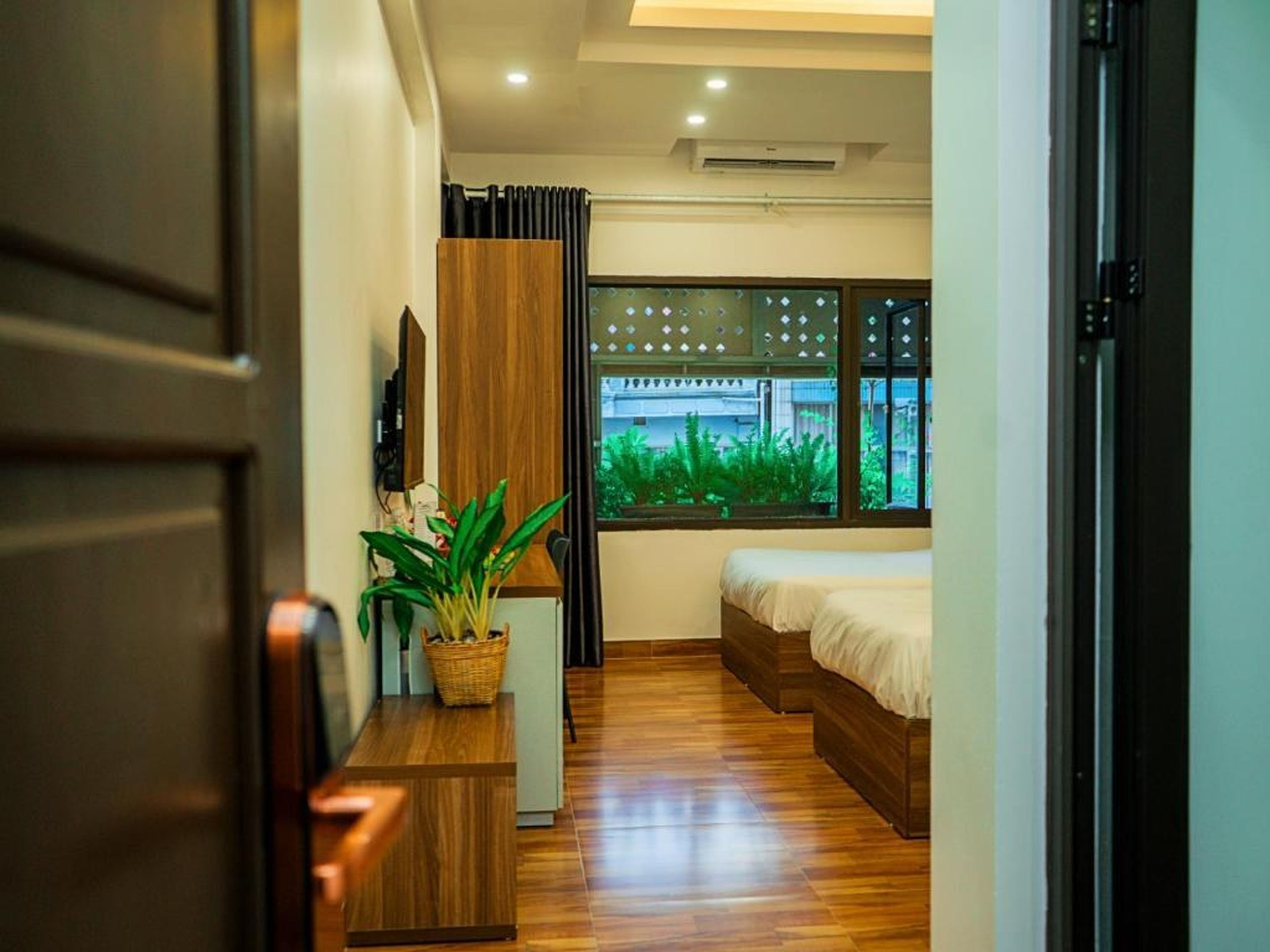 Bai Chay Panda Hotel - Hình 15