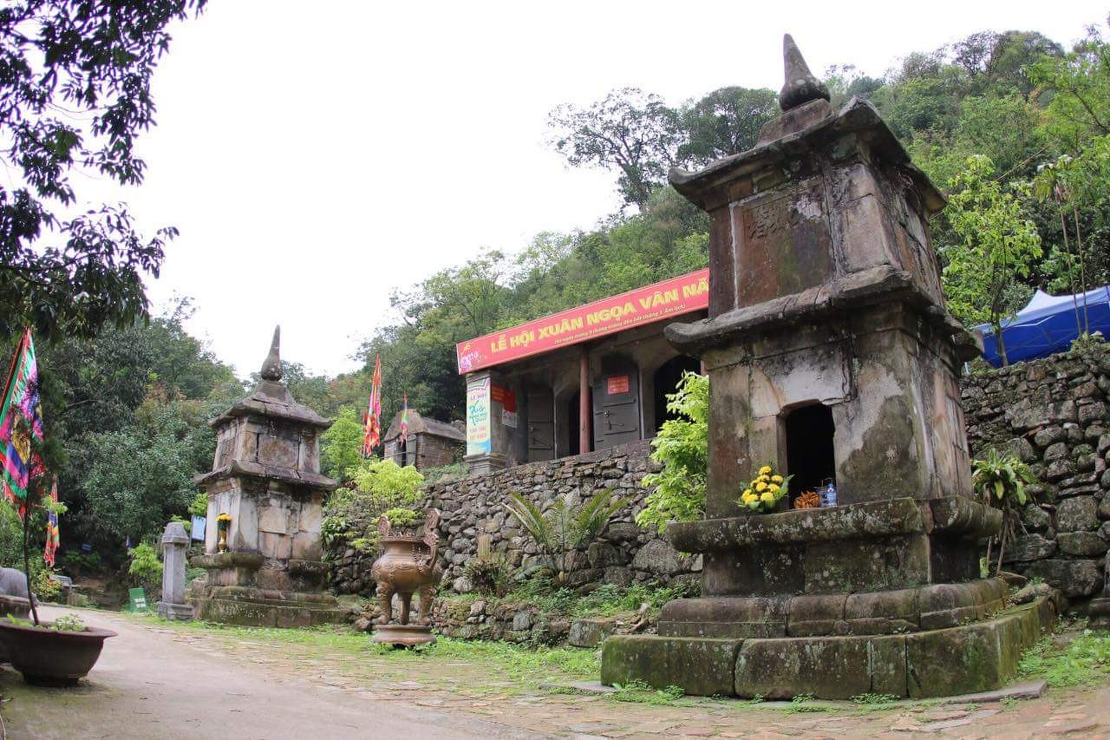 Chùa Ngọa Vân - Chốn “thánh địa” Phật giáo hùng vĩ và thiêng liêng - Hình 7
