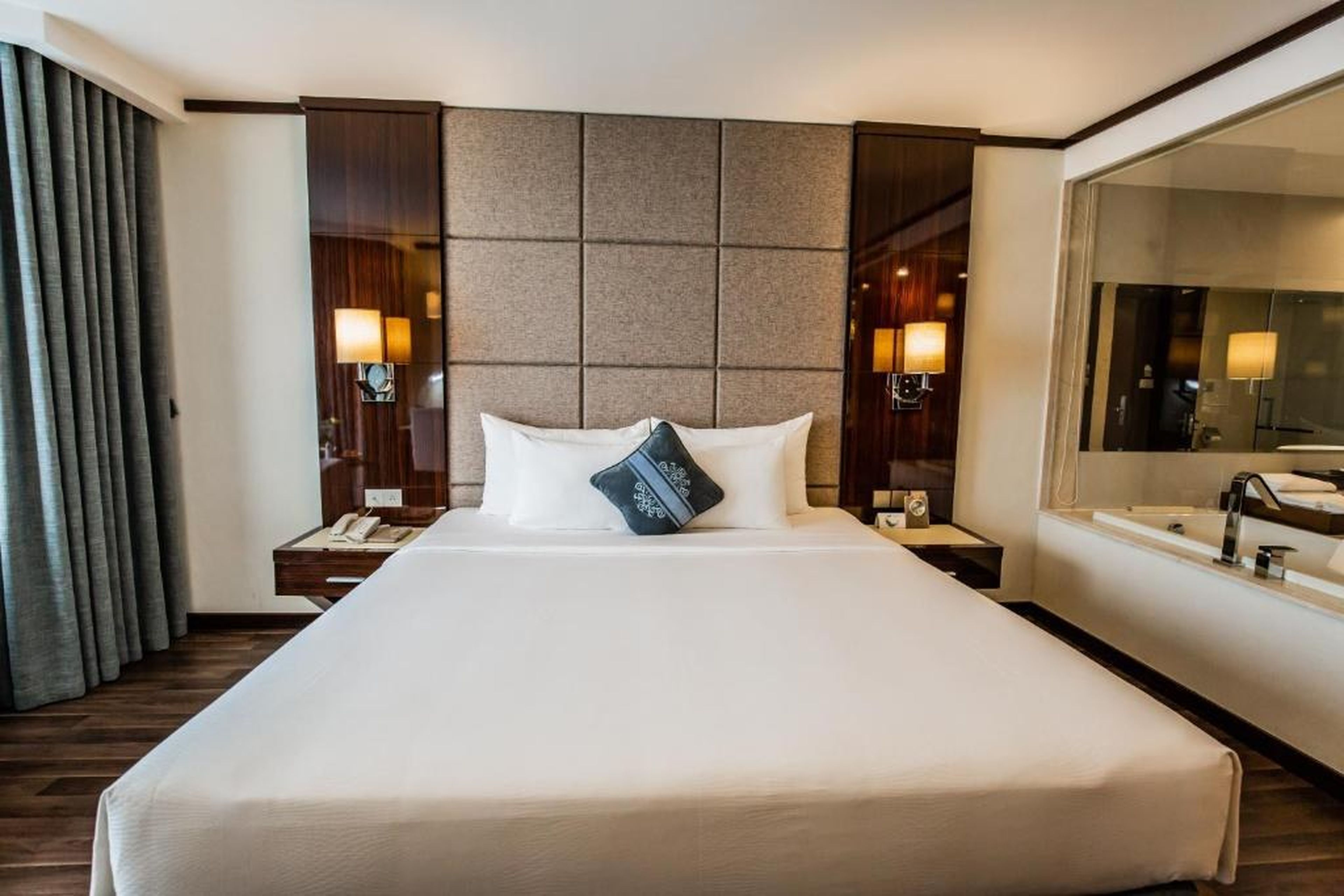 Central Luxury Hạ Long Hotel - Hình 21