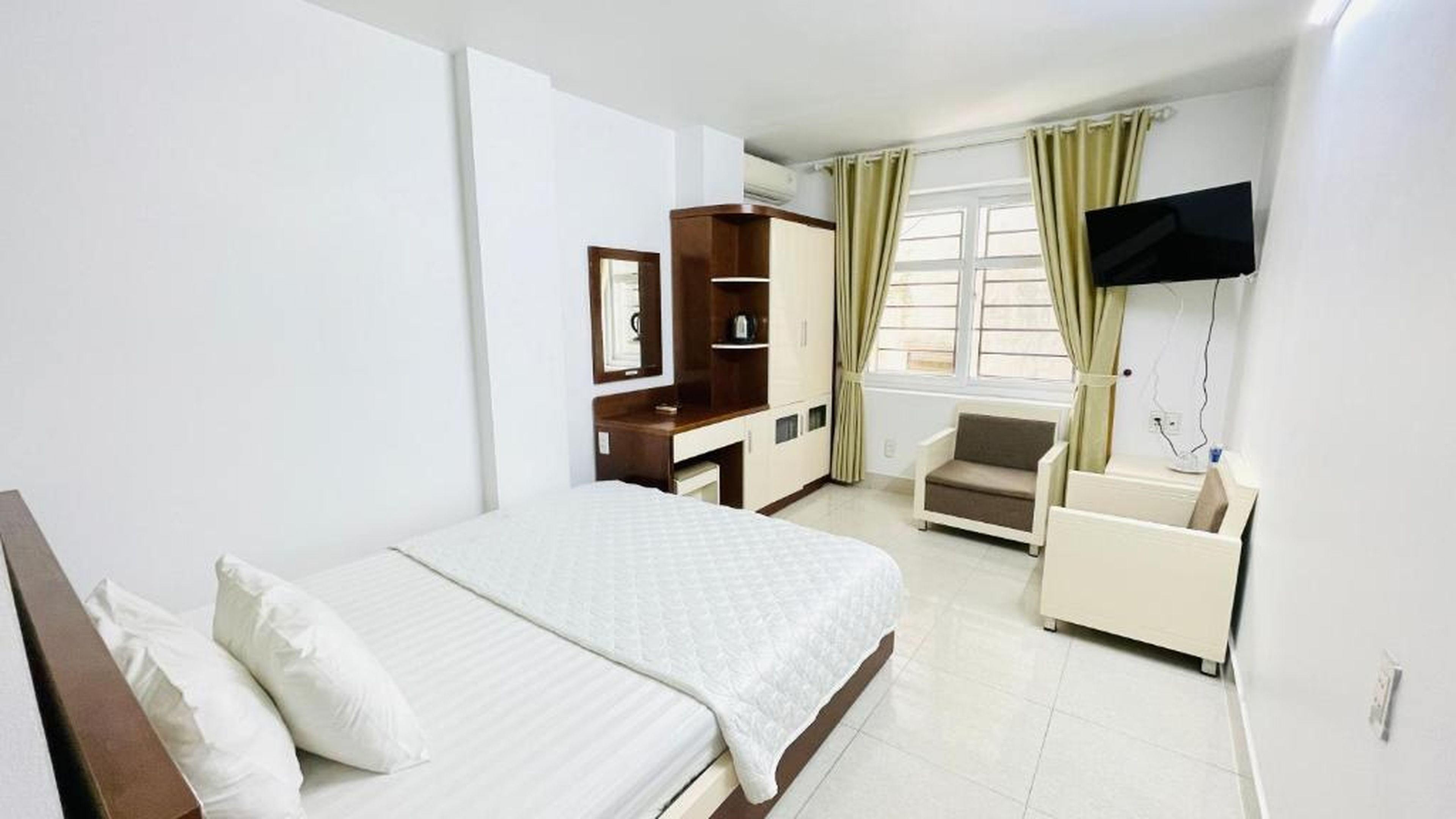 The Light Hostel - Hình 1