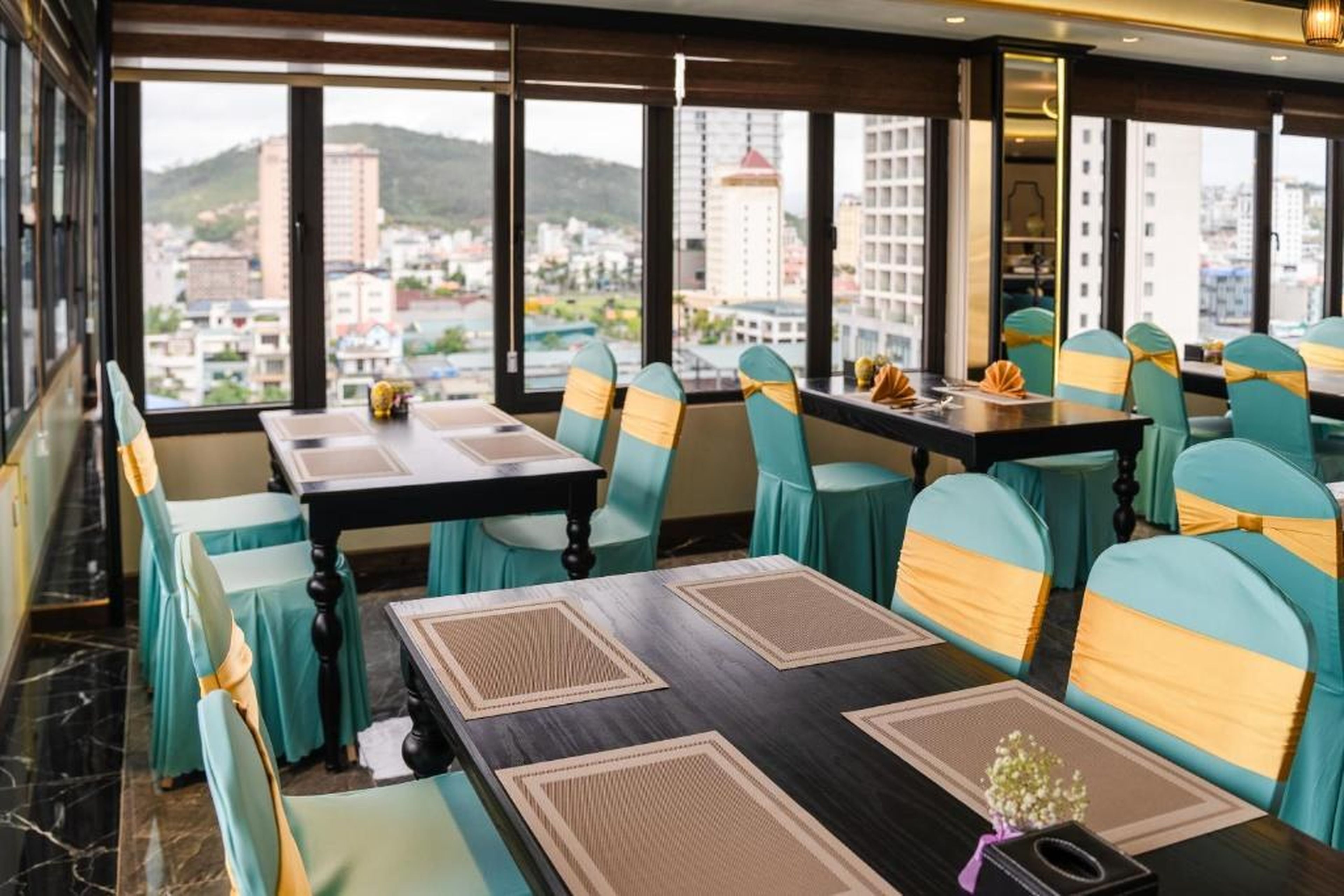FTE Ha Long Hotel - Hình 6