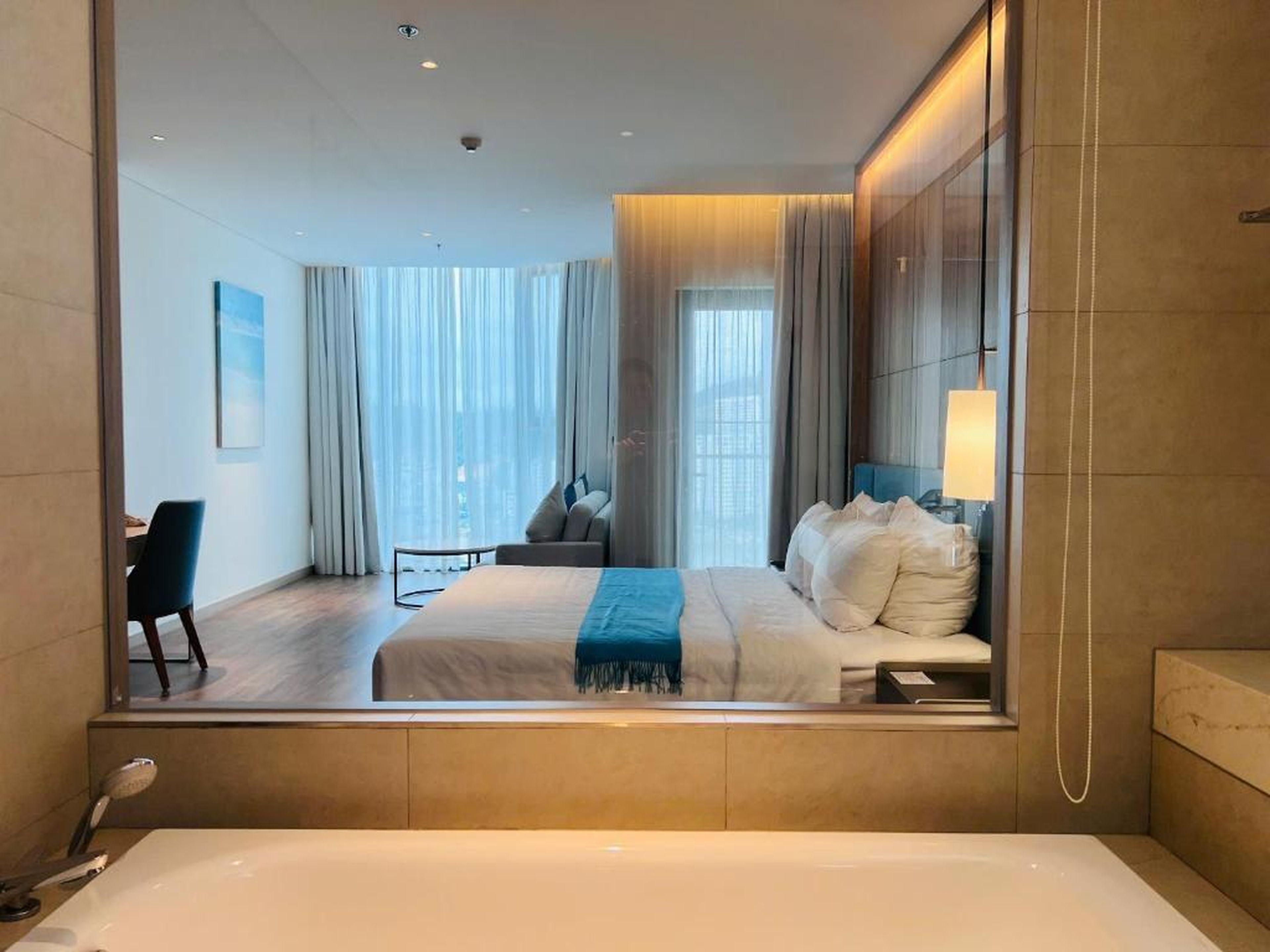 A La Carte Ha Long Apartments by Kevin & Anna - Hình 13
