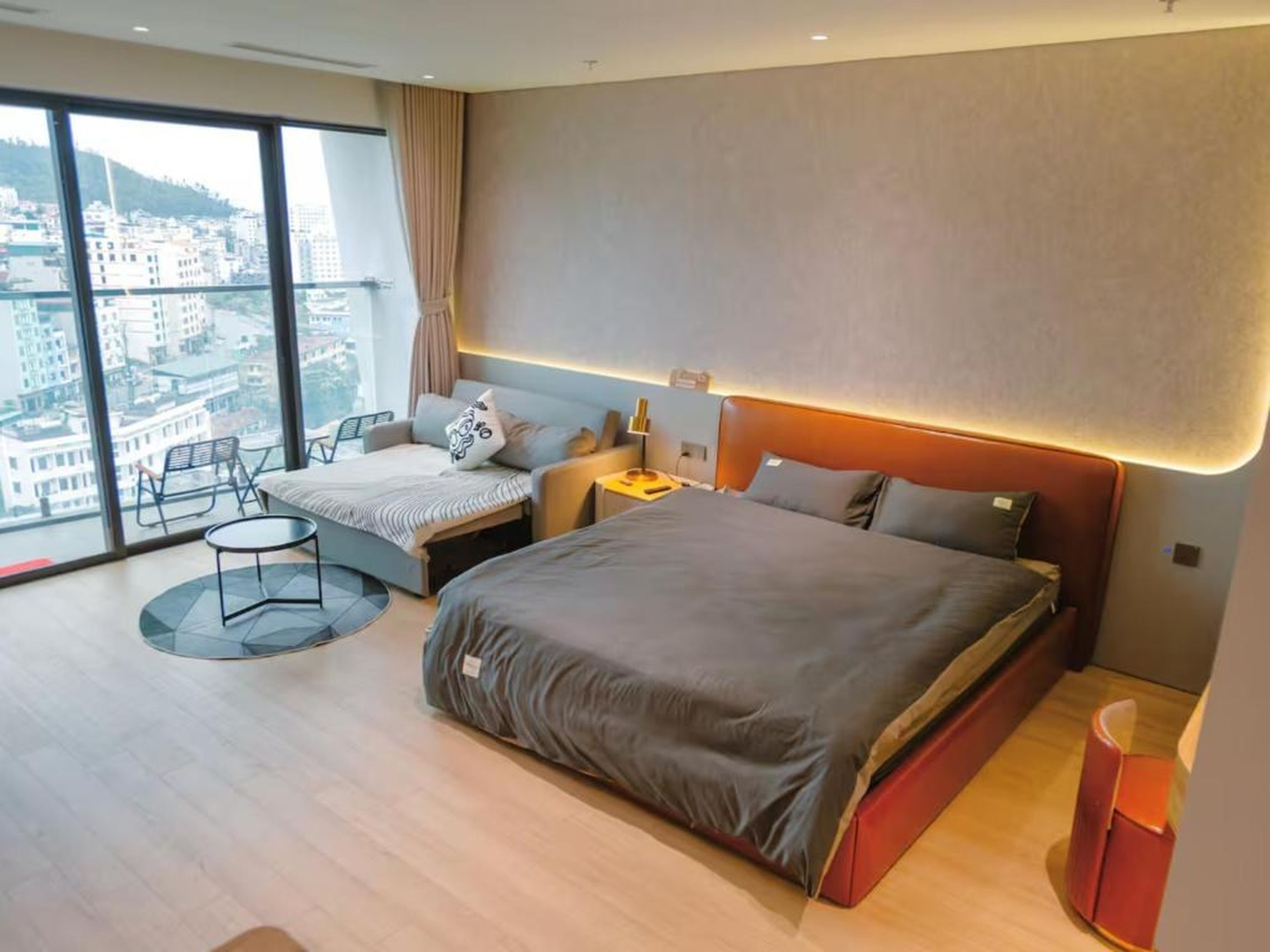 Modern Balcony Studio Near Sun World - The Holiday Ha Long - Hình 8