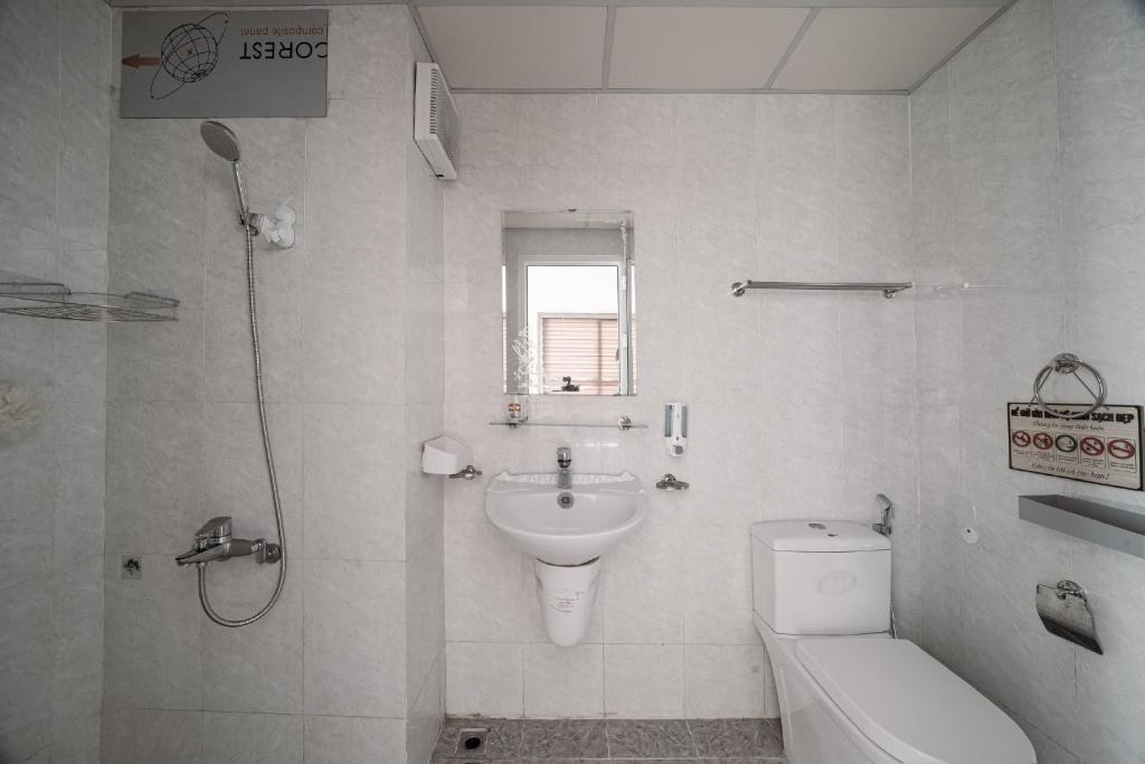 Three-bedroom house with sea view - Hình 1