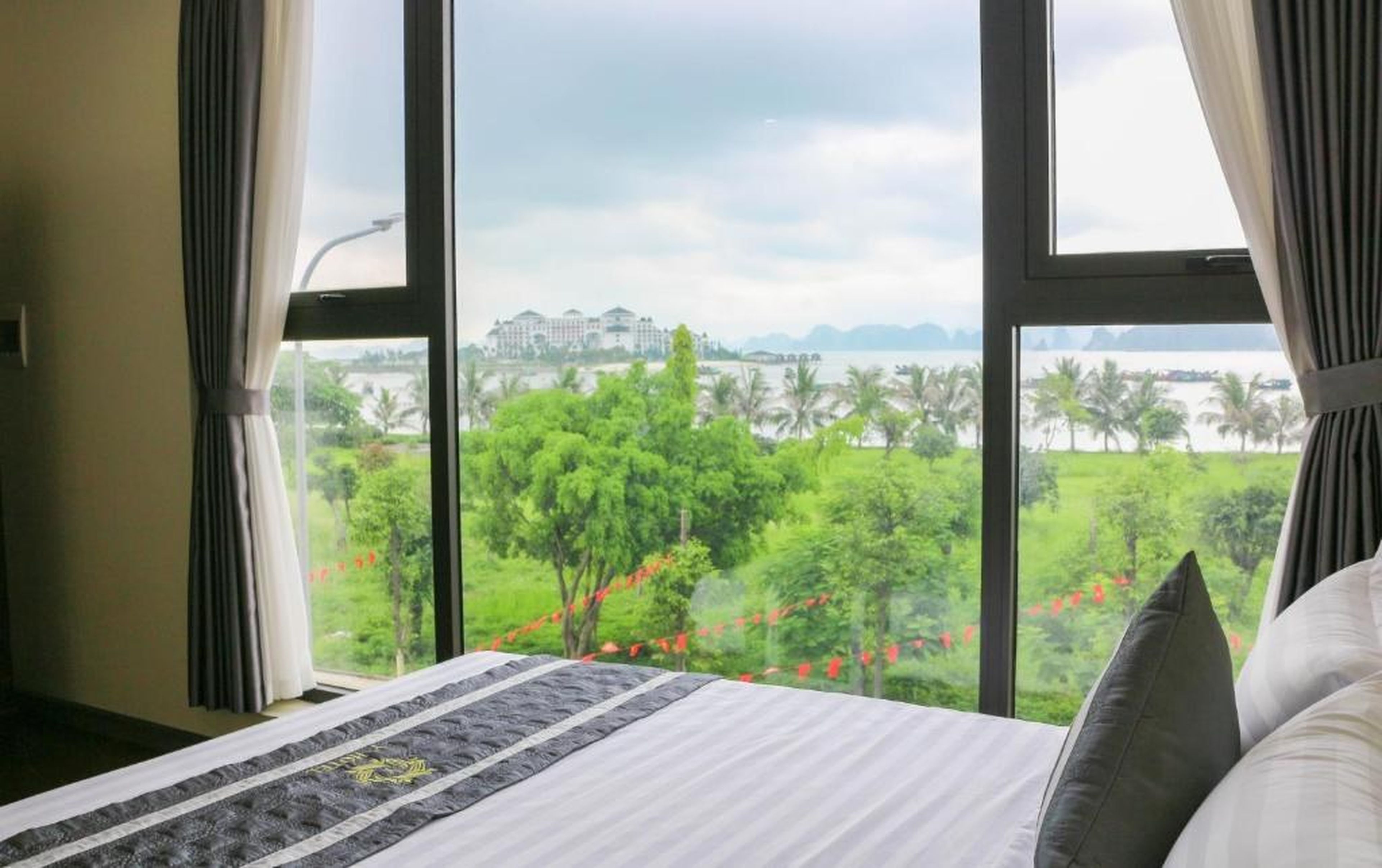 Y - Hotel - Hình 6