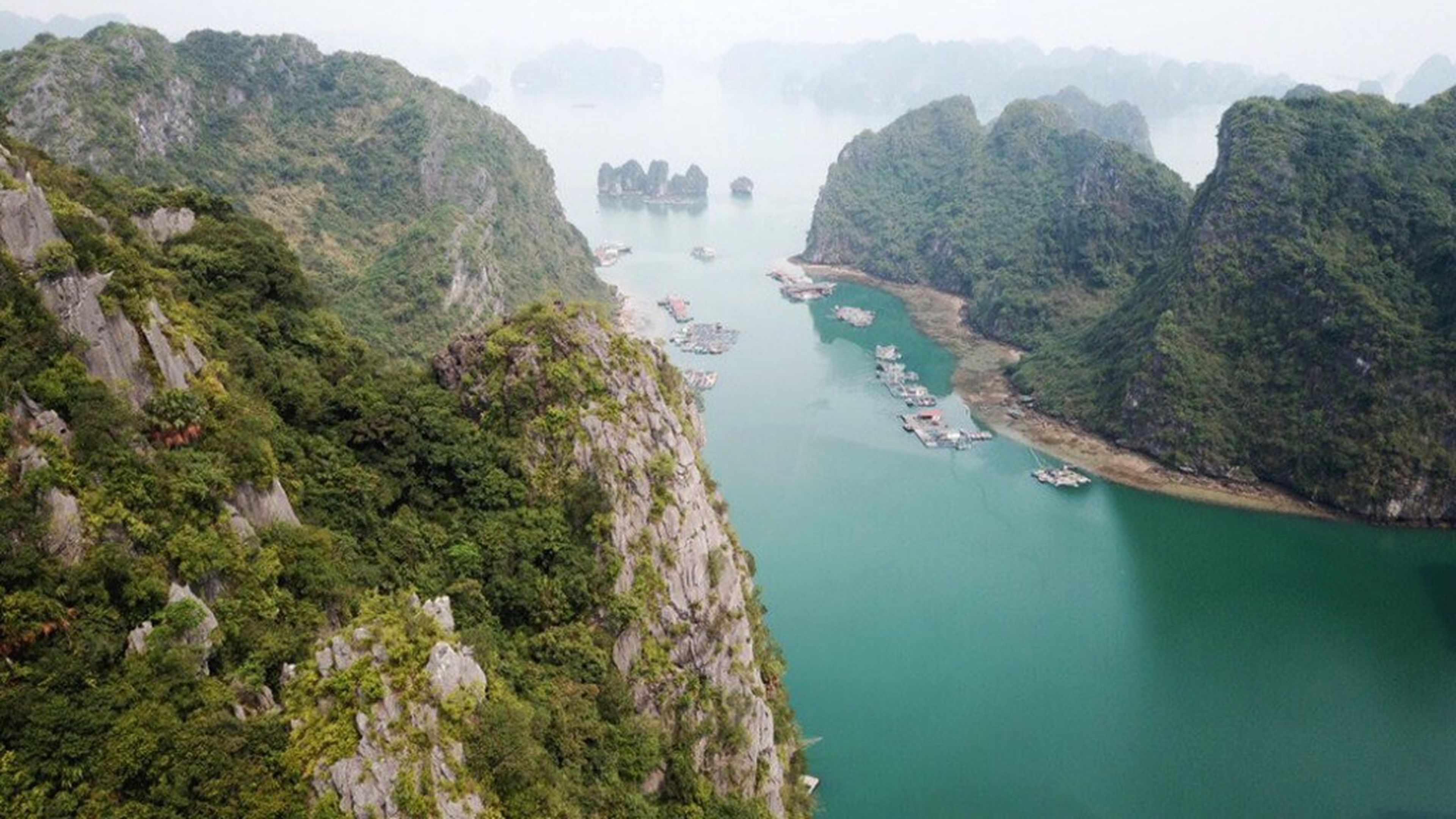 Cua Van Floating Cultural Center – a floating museum on Ha Long Bay - Hình 1