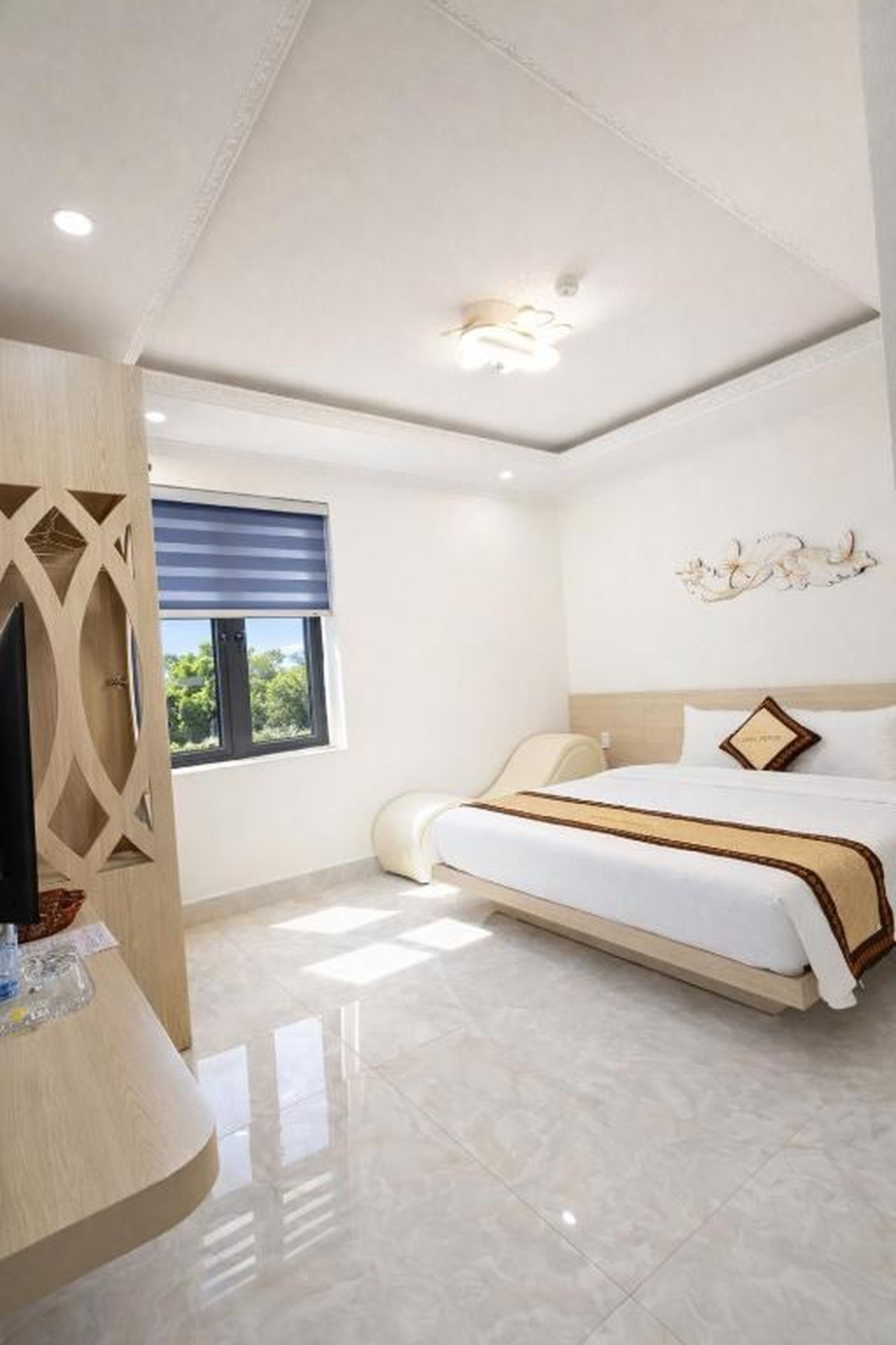 Lucky Hotel Uông Bí - Hình 4