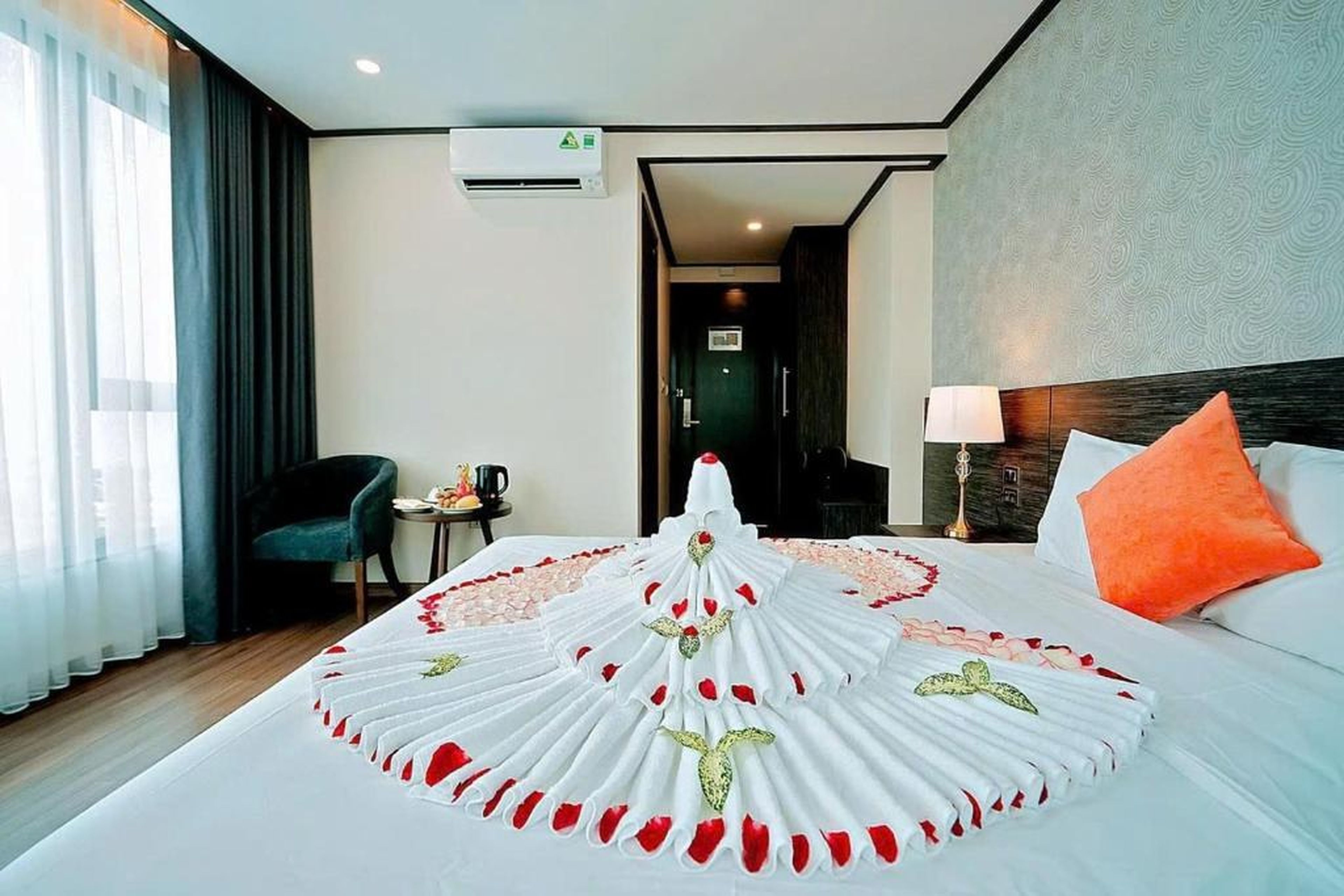The One Ha Long Hotel - Hình 11