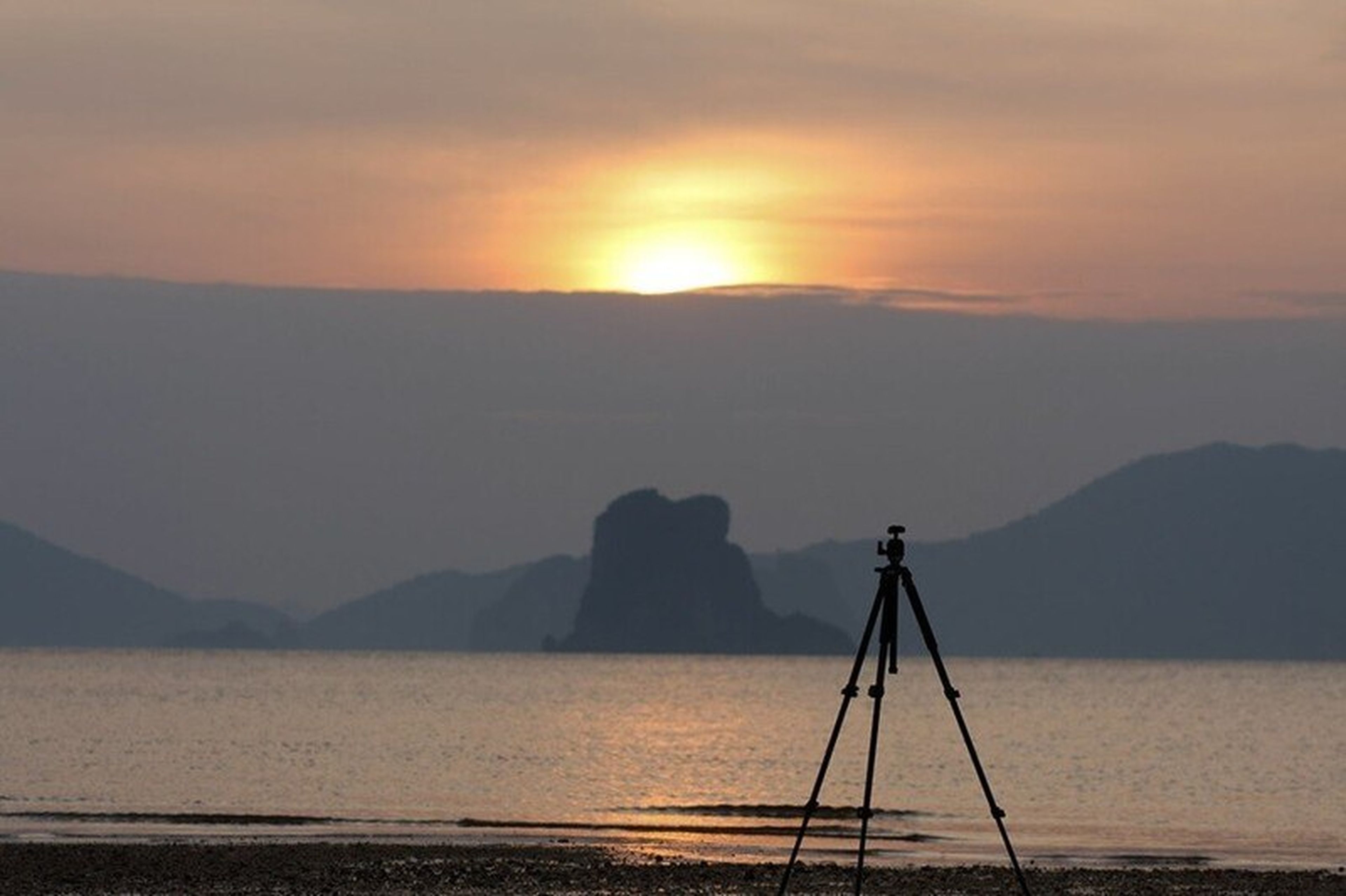 Khám phá Bãi Dài Vân Đồn, bãi biển hoang sơ và thanh bình của Quảng Ninh - Hình 2