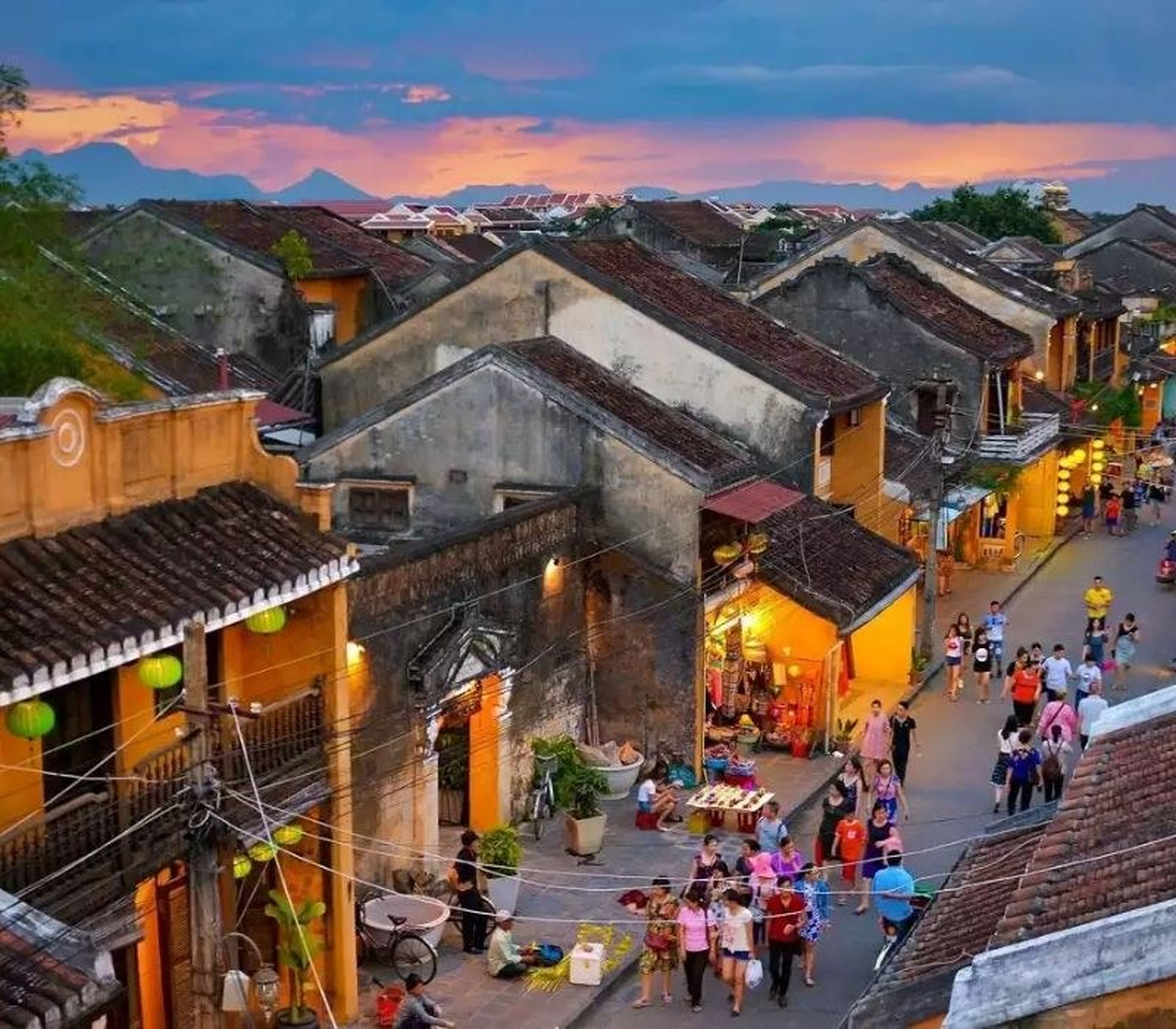Khám phá nét đẹp hoài niệm tại phố cổ Bãi Cháy - Hình 3