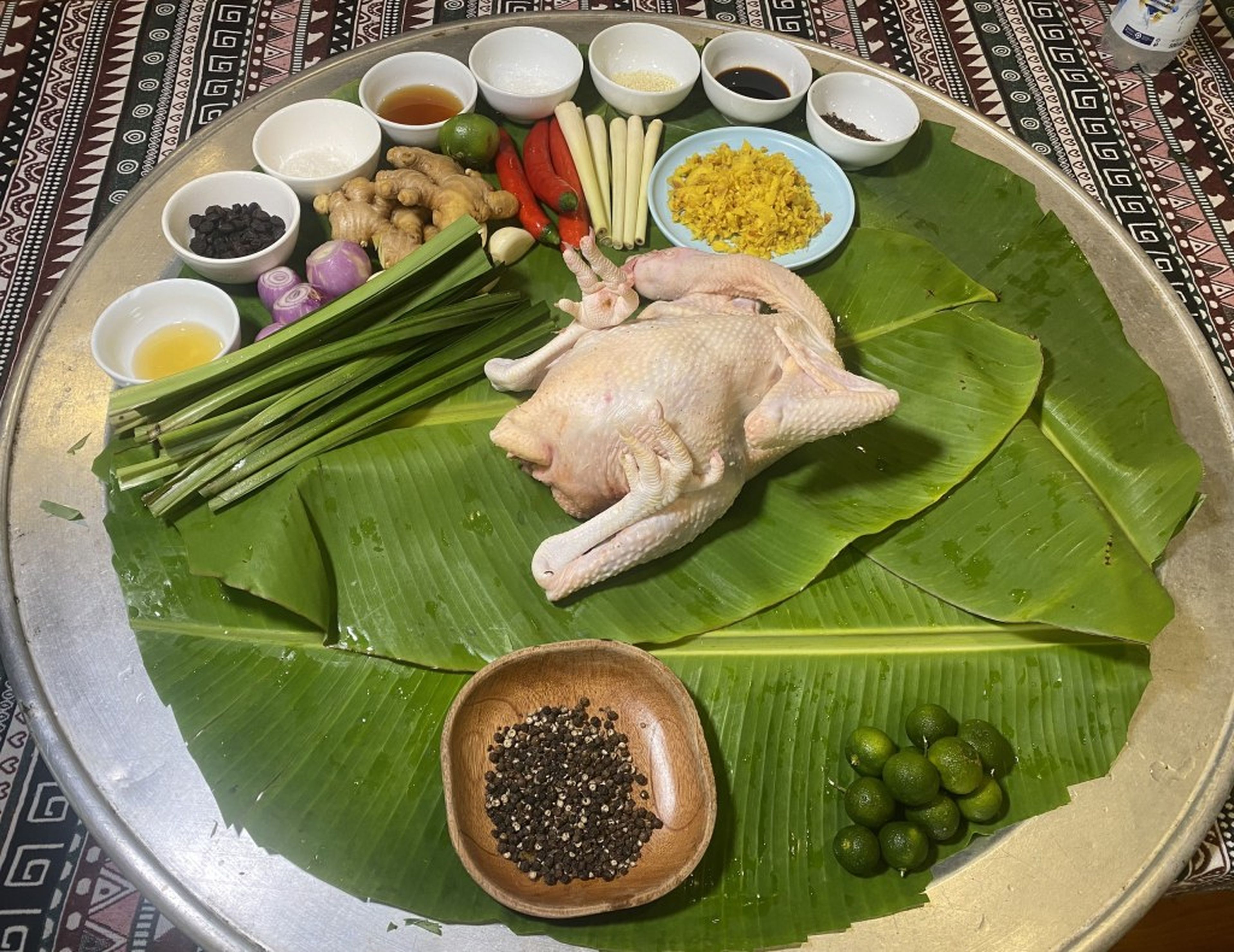 꽝닌 여행, 호앙보 닭 원구이 특산물을 꼭 맛보세요 - Hình 2