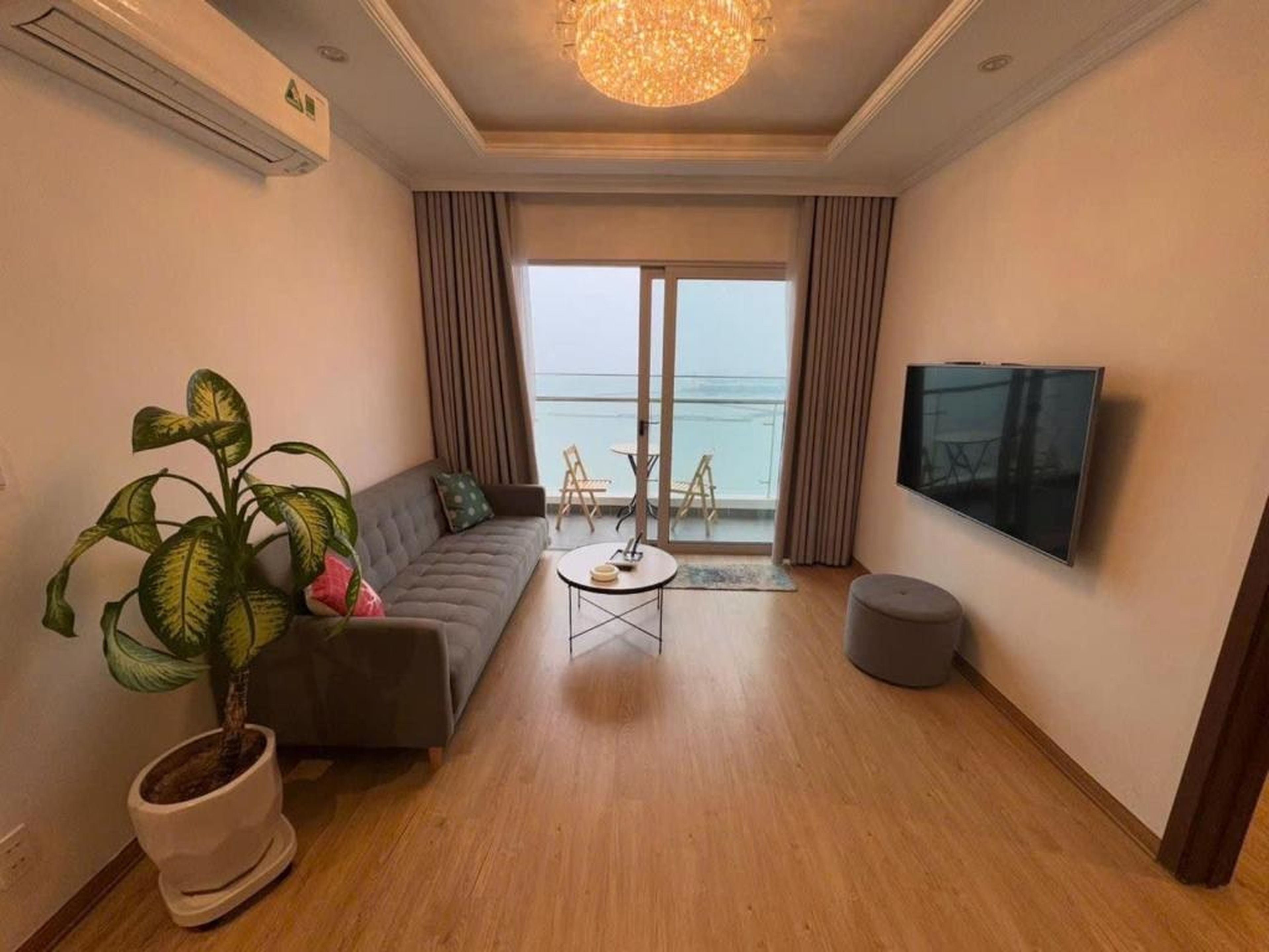 SkyLux 2BR The Saphire Residence Sea View - Hình 2