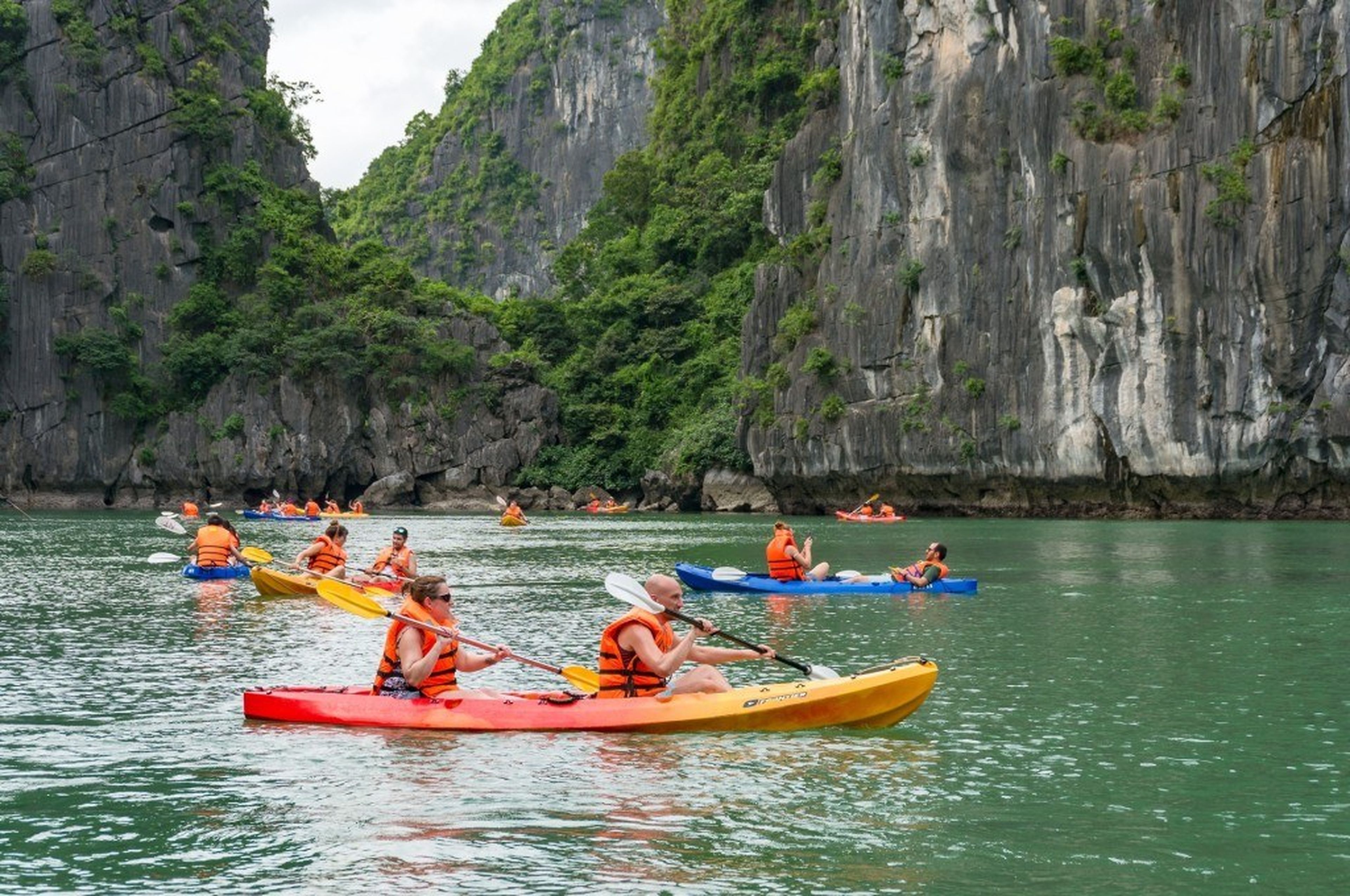 1-Day Ha Long Tour: Luxury Leisure on Hana Premium Cruise - Hình 7