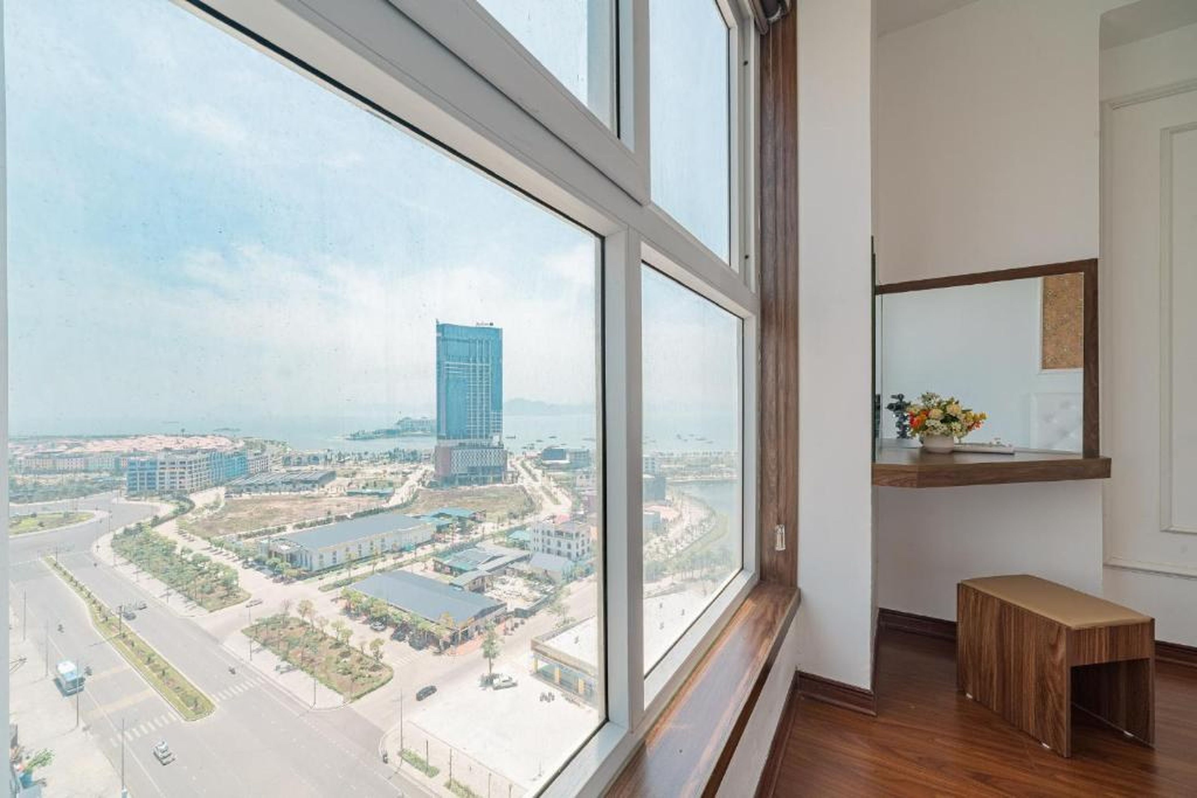 Three-bedroom house with sea view - Hình 16