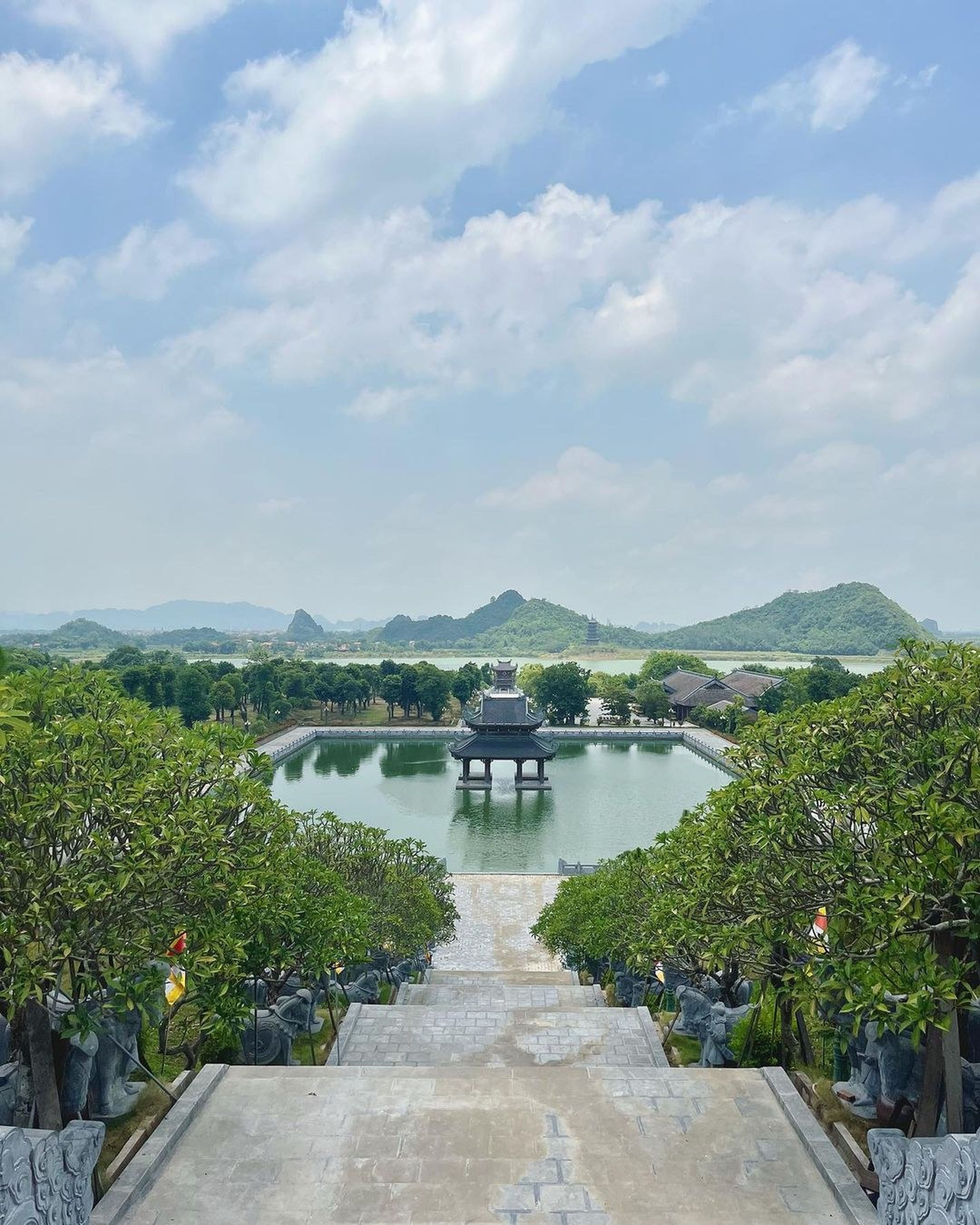 Top 4 tour miền Bắc có mức giá hấp dẫn tại iVIVU cho chuyến khám phá bất tận - Hình 2