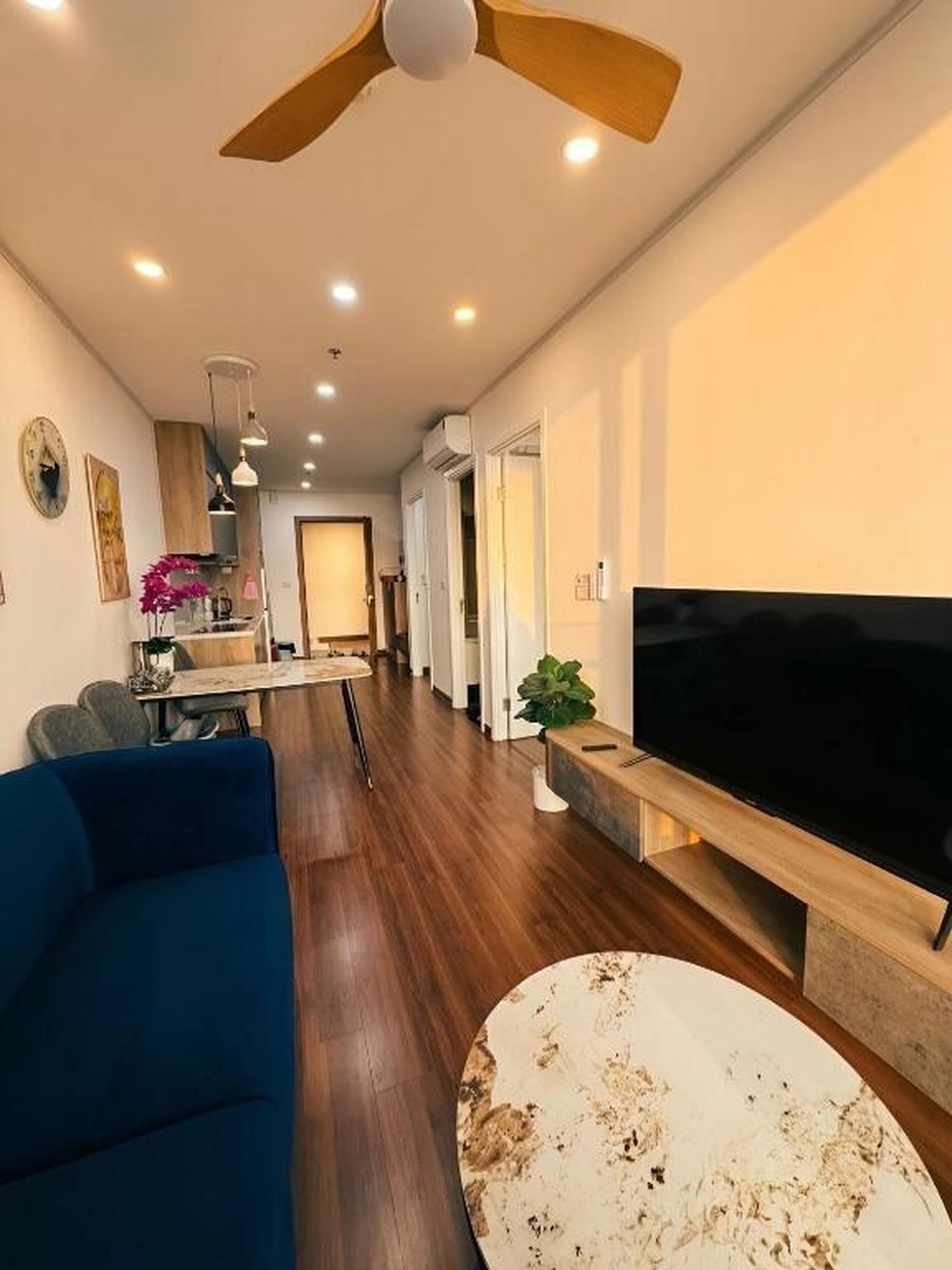 Family - Friendly 2BR Sea View Apartment - Green Diamond Ha Long - Hình 14